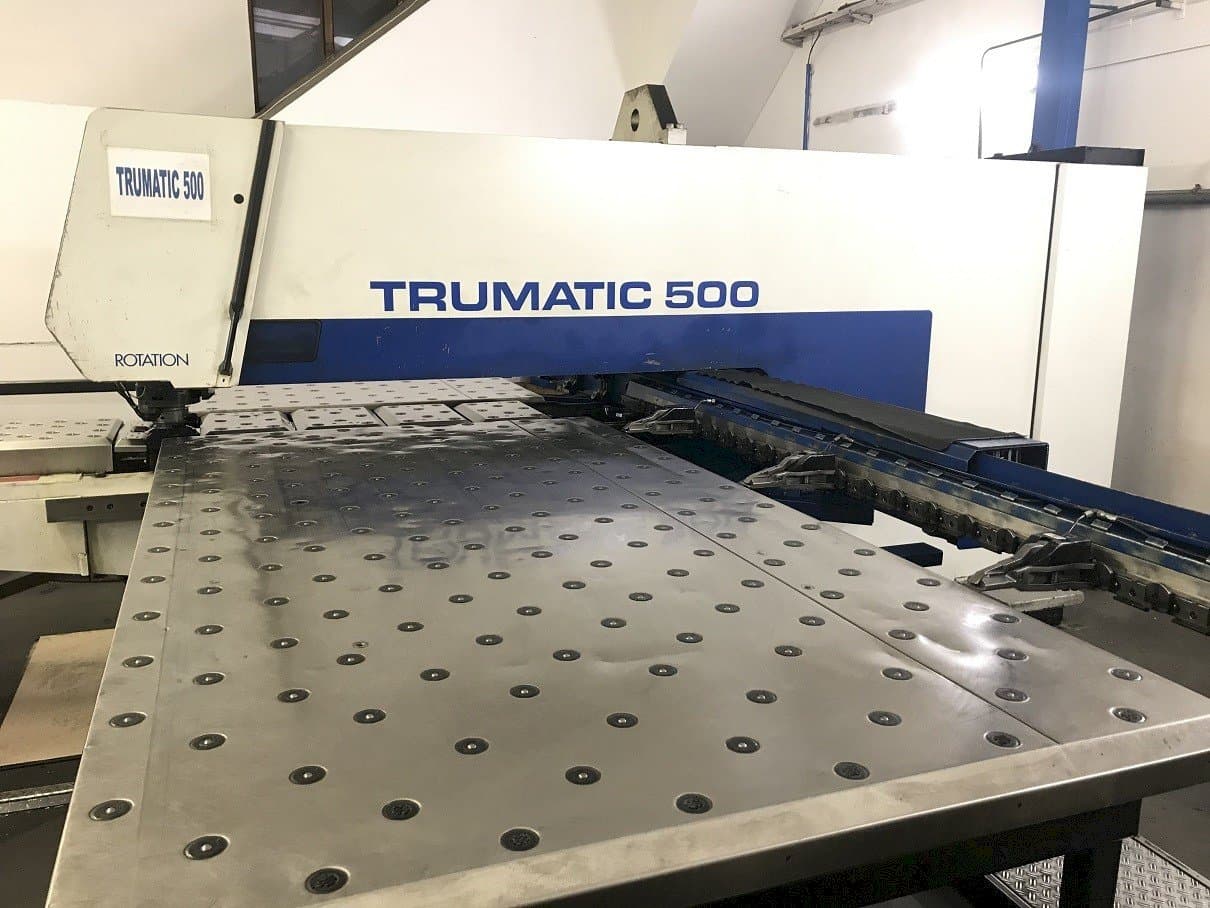 Widok z przodu maszyny Trumpf Trumatic 500R