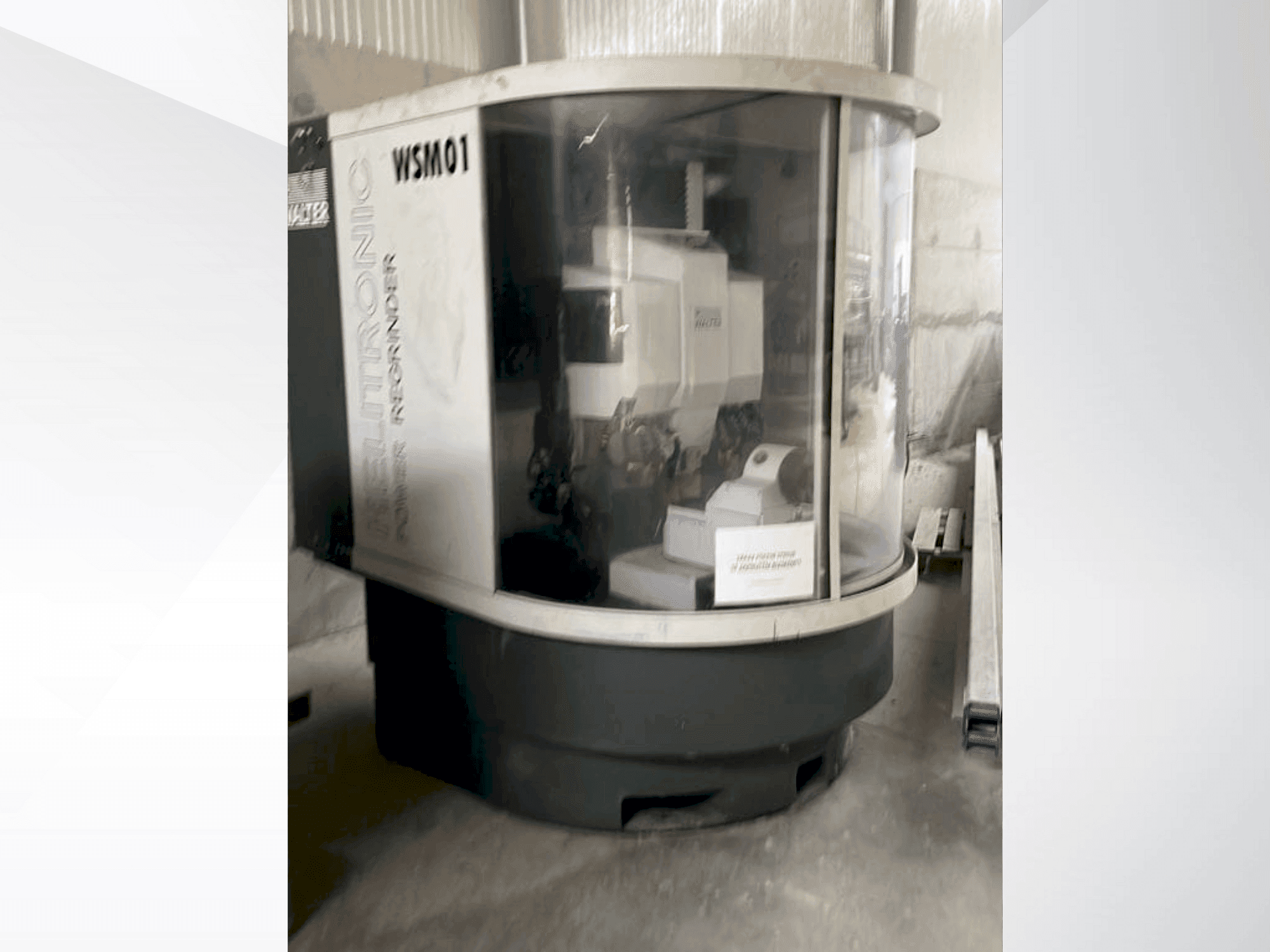 Widok z przodu maszyny WALTER Helitronic Power Regrinder