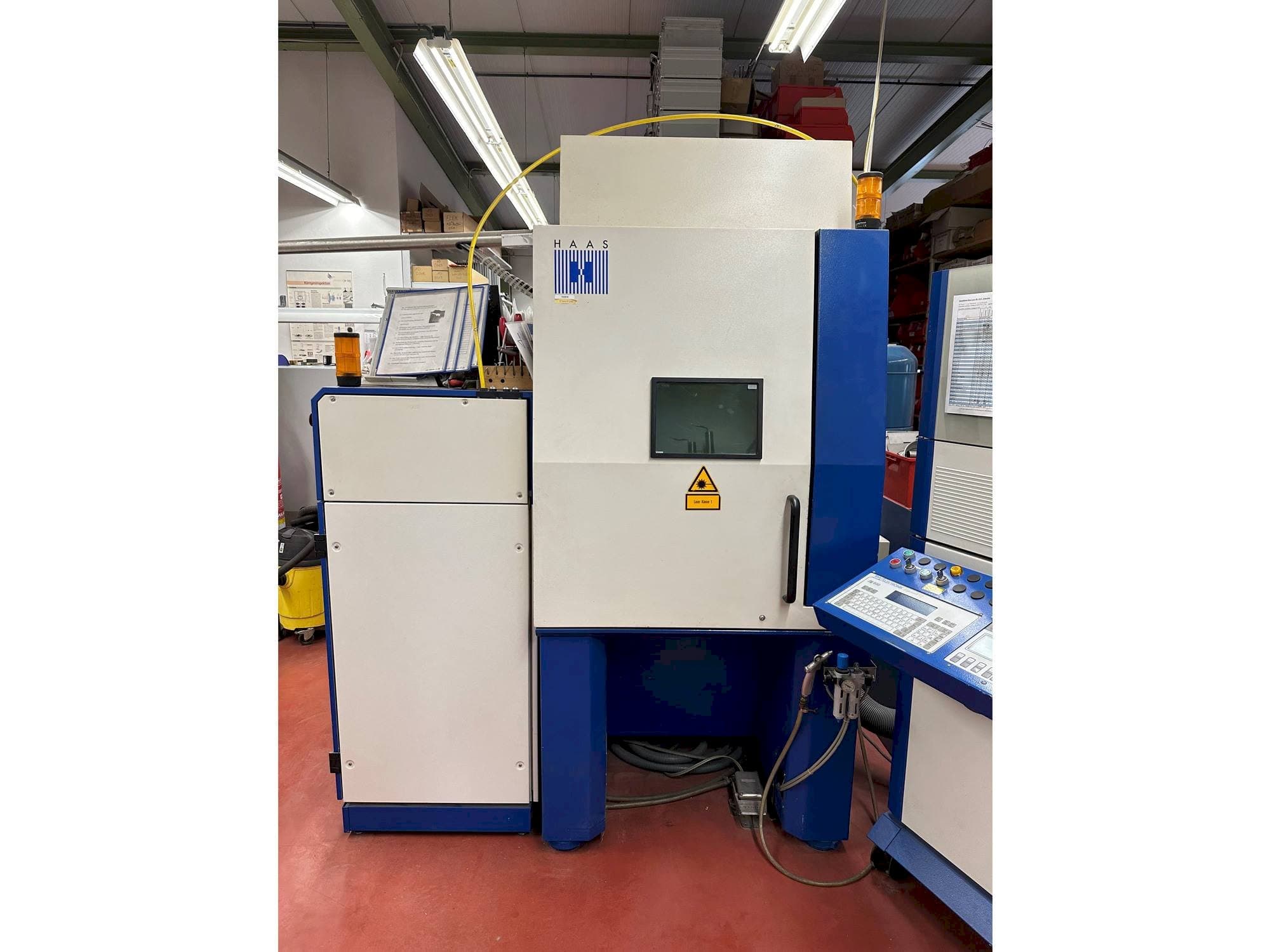 Widok z przodu maszyny Trumpf HL124P