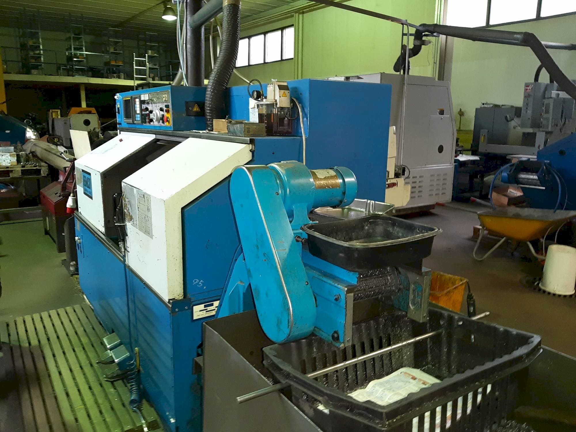 Widok z przodu maszyny FEMCO Durga 25E