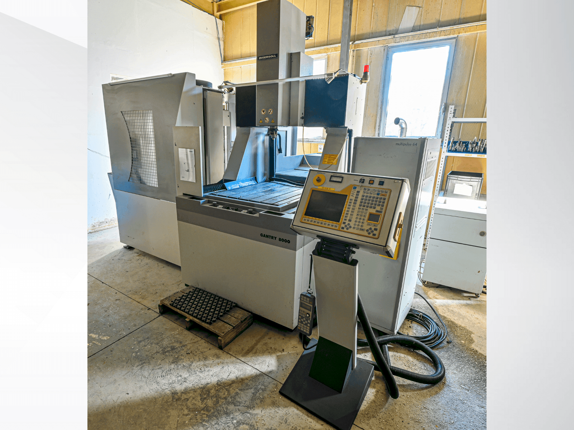 Widok z przodu maszyny OPS INGERSOLL Gantry 8000