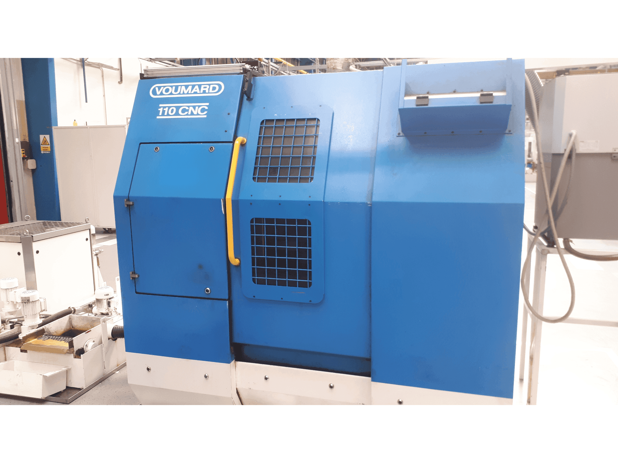 Widok z przodu maszyny VOUMARD 110 CNC T