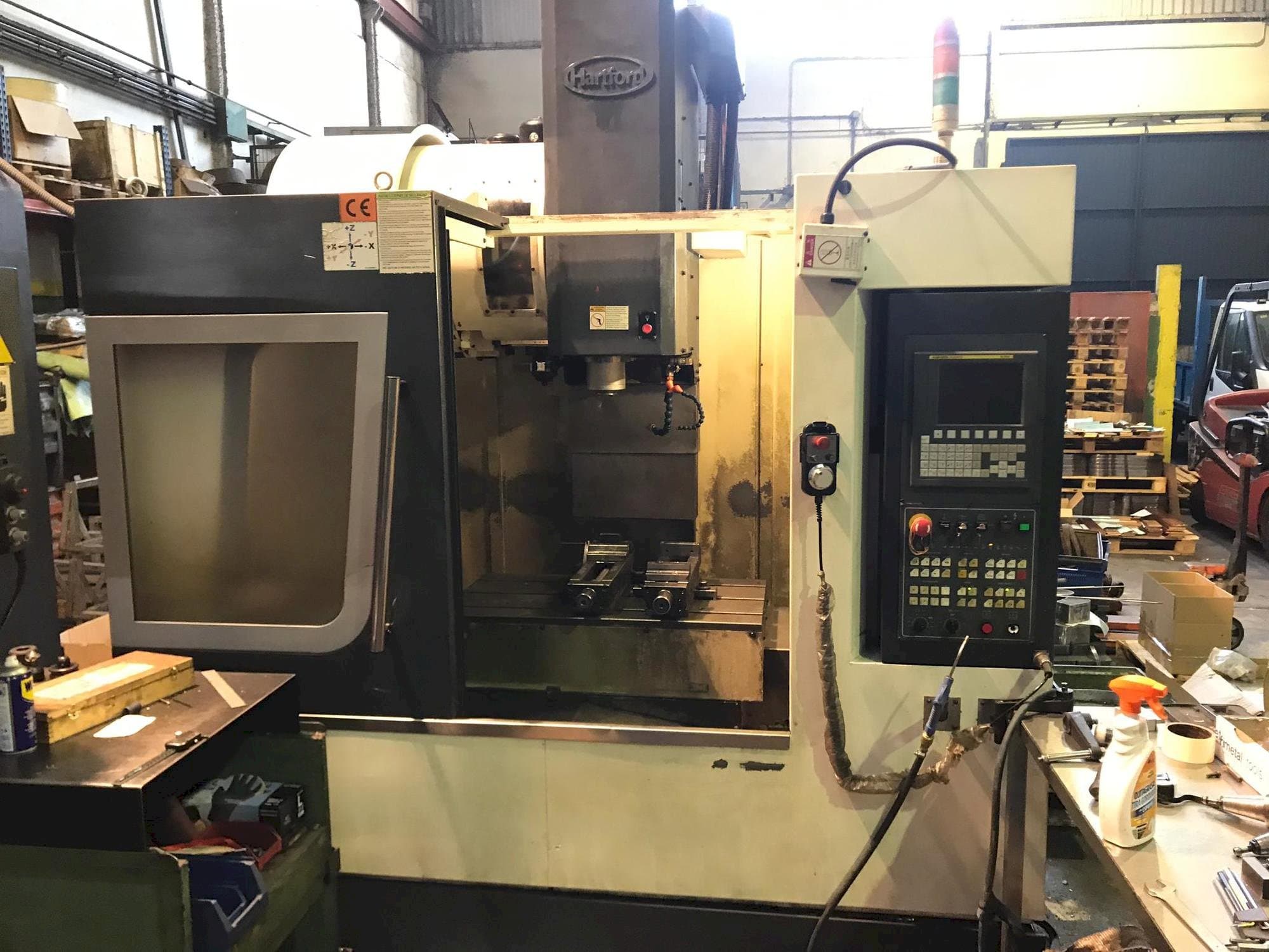 Widok z przodu maszyny Hartford LG-800