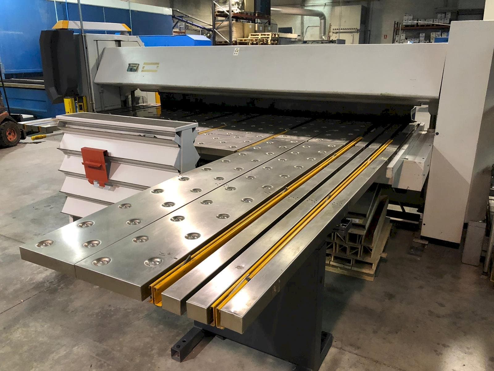 Widok z przodu maszyny RAS Flexibend 73.30