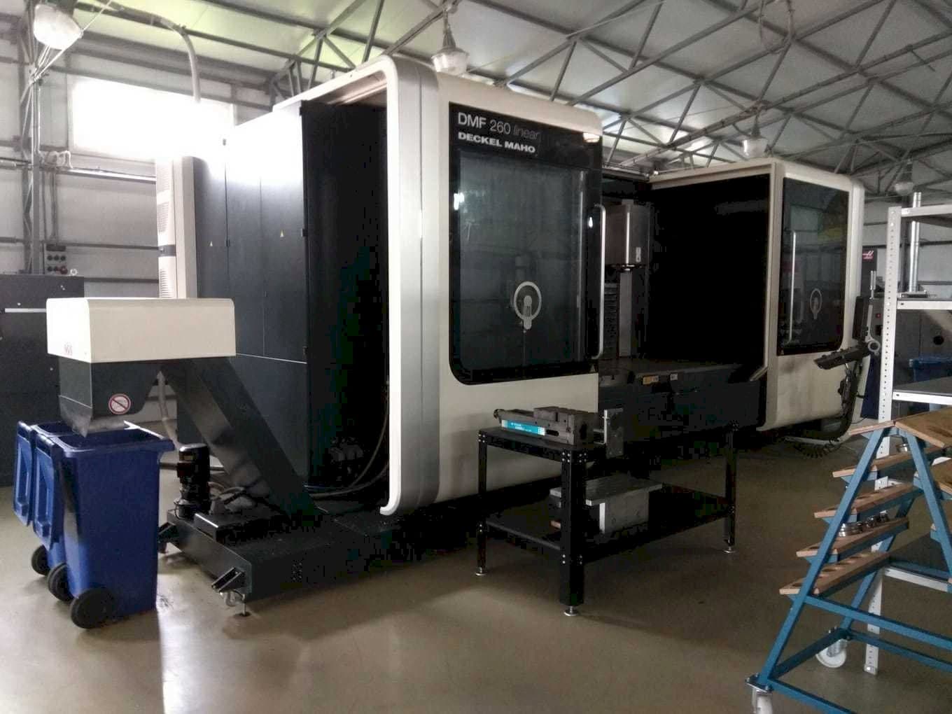 Widok z przodu maszyny DECKEL MAHO DMF 260 linear