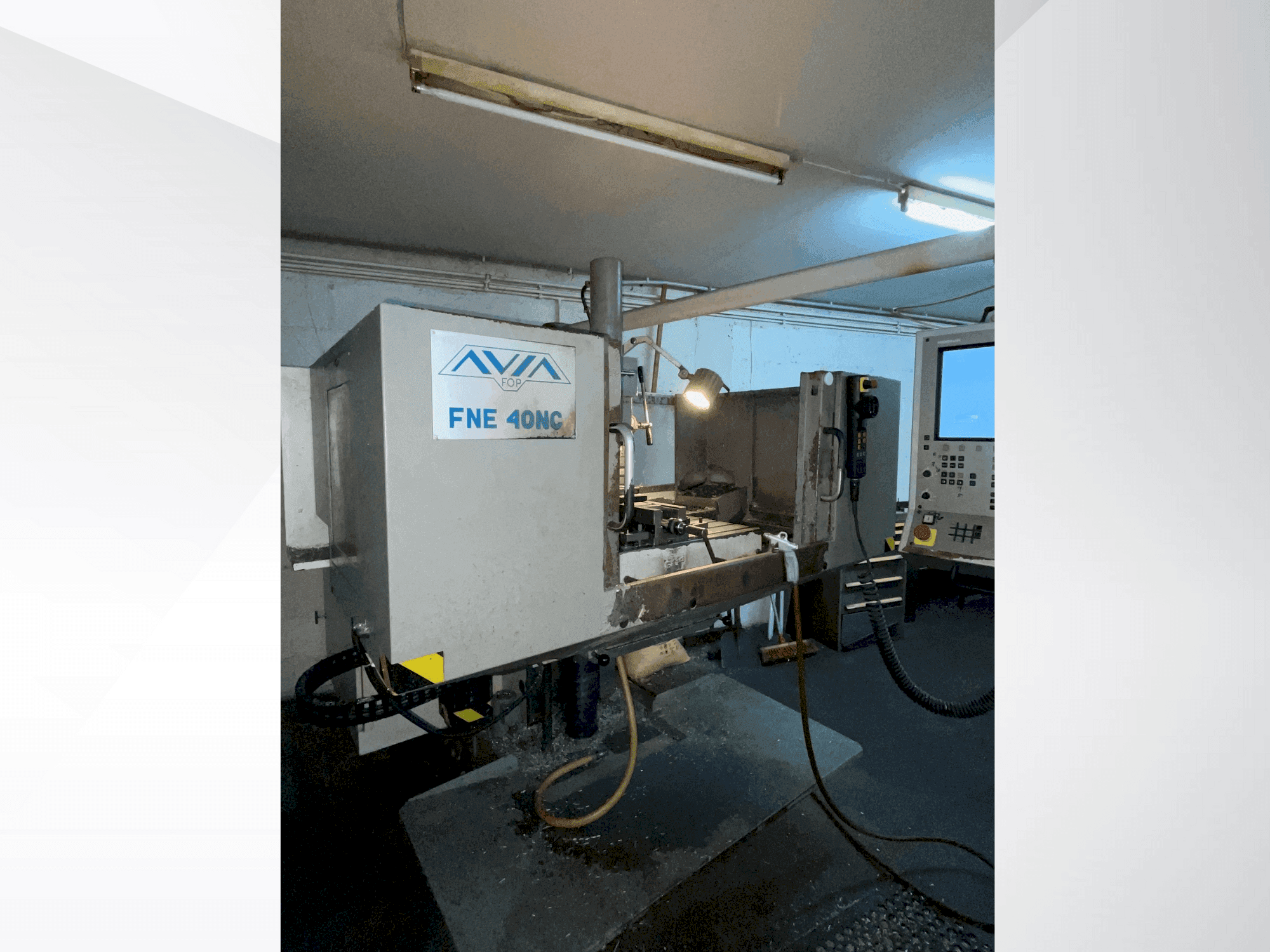 Widok z przodu maszyny Avia									 FNE 40NC