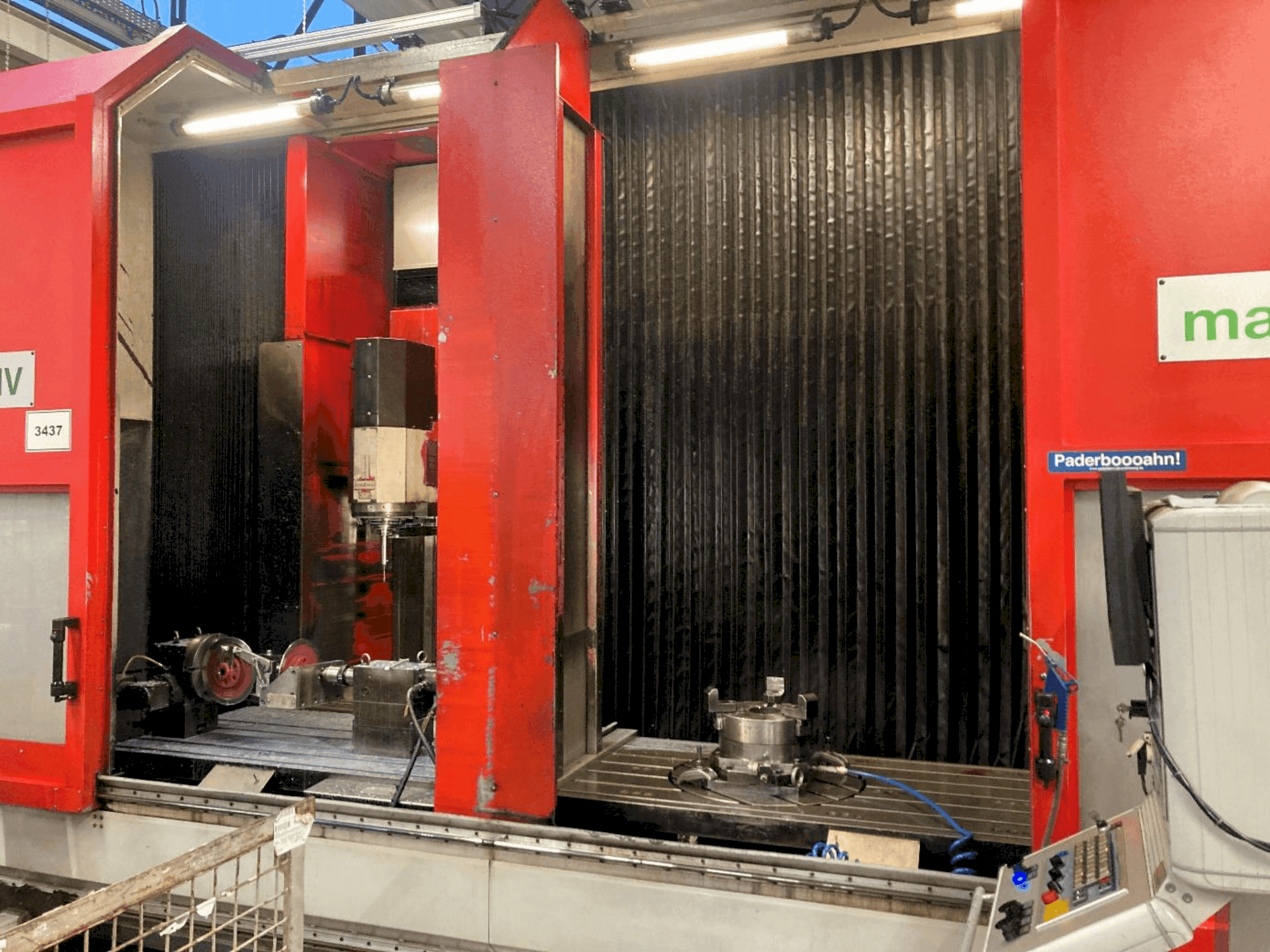 Widok z przodu maszyny Matec 30 HV