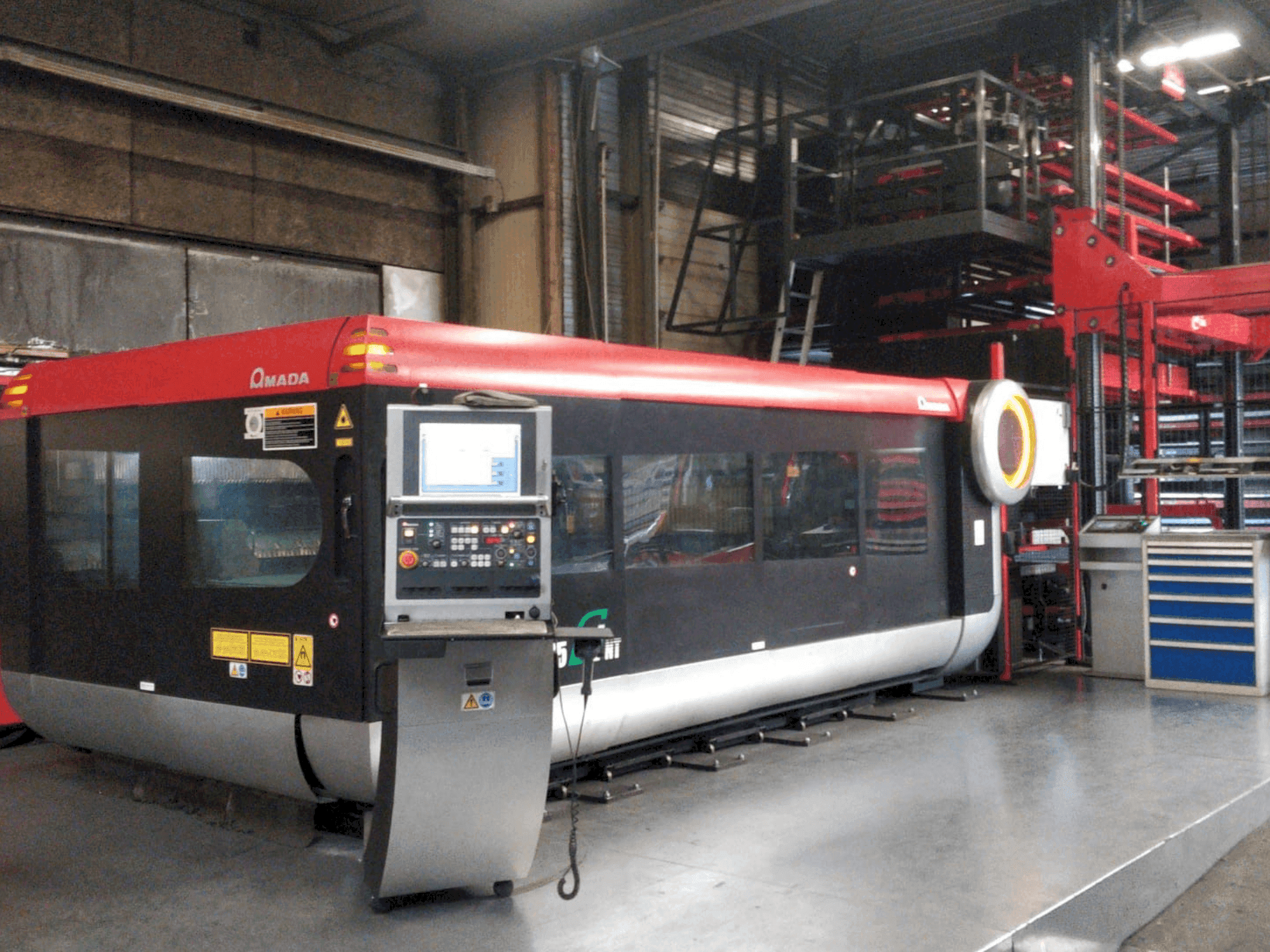 Widok z przodu maszyny AMADA LC-3015F1NT 4kW CO2