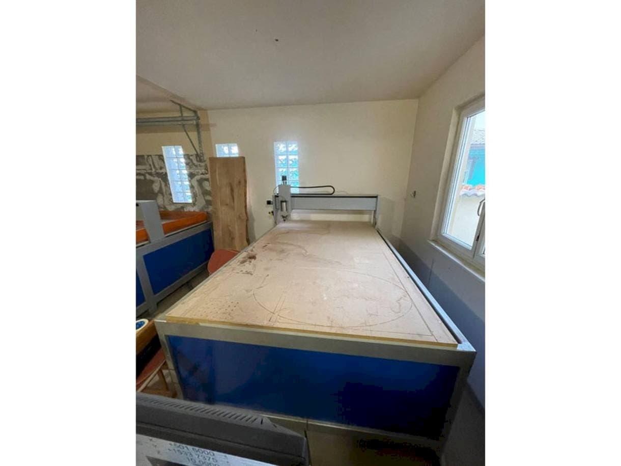 Widok z przodu maszyny ALTMAN T2