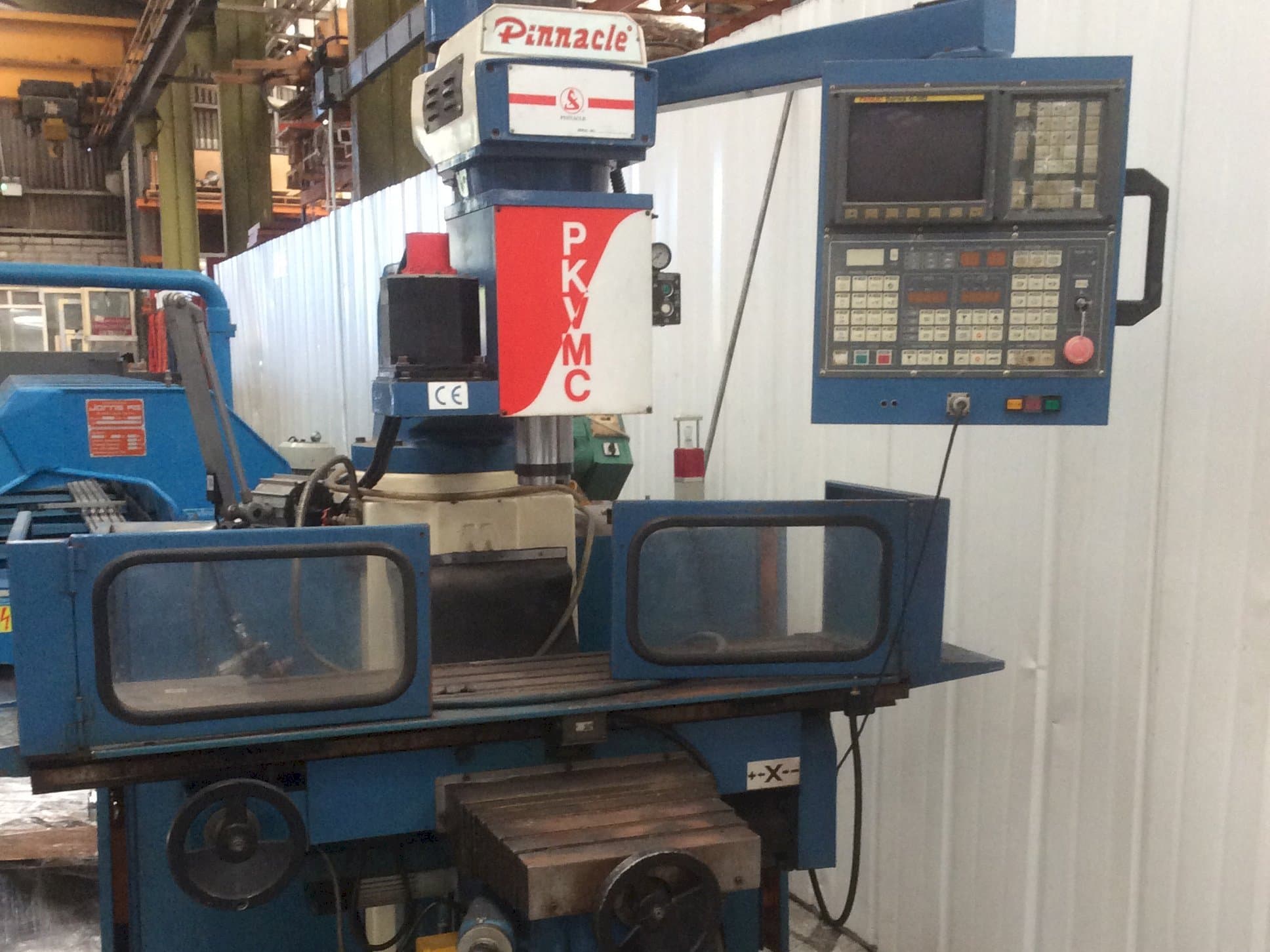 Widok z przodu maszyny Pinnacle PKVMC
