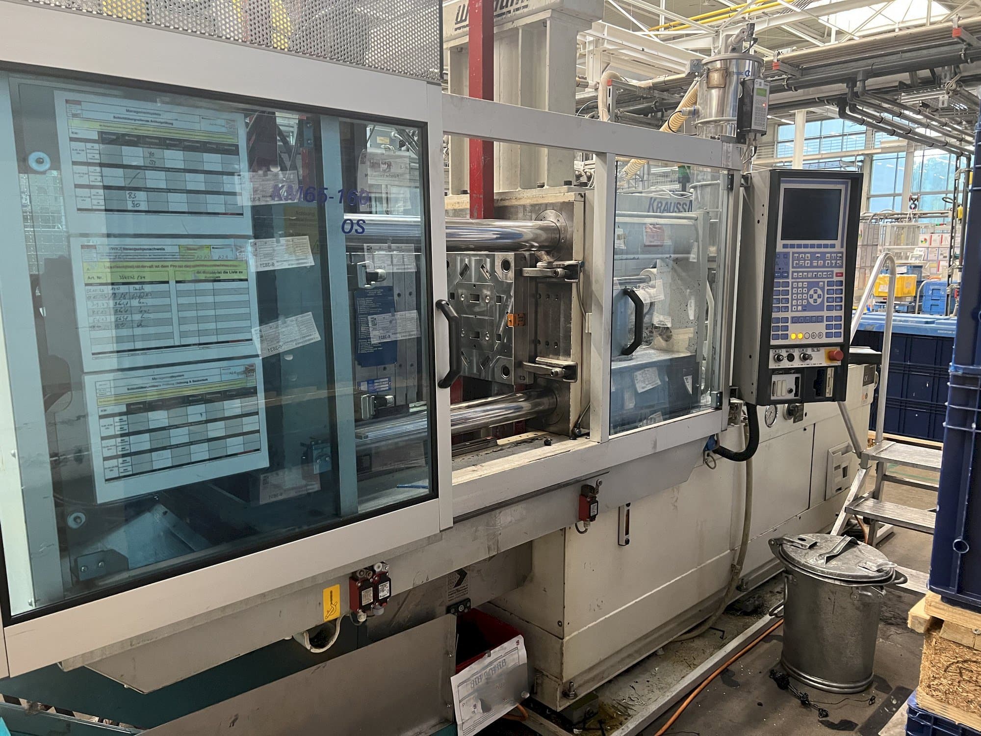 Widok z przodu maszyny Krauss Maffei KM 65-160 C2