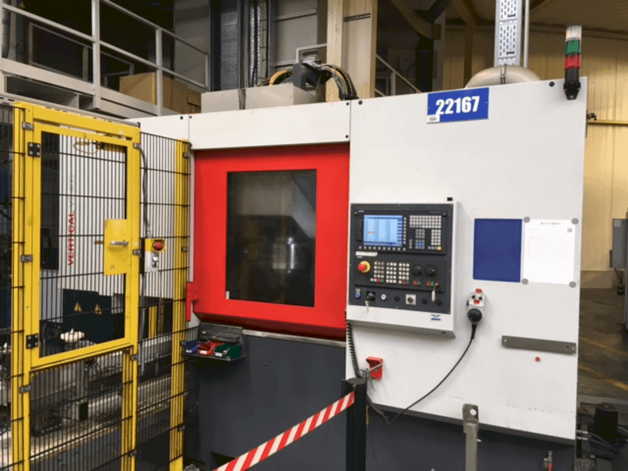 Widok z przodu maszyny EMCO VT 400