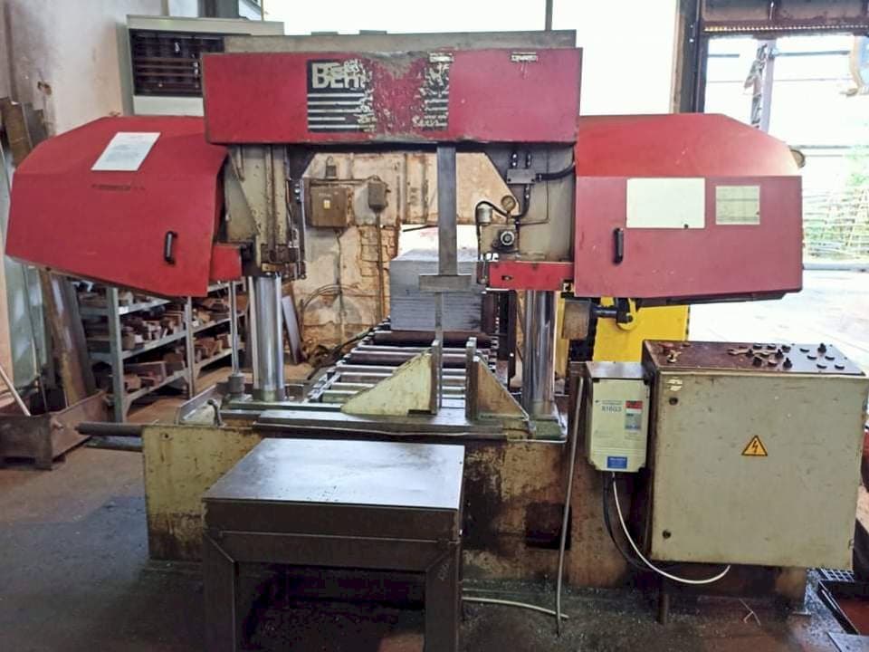 Widok z przodu maszyny Behringer HBP 530