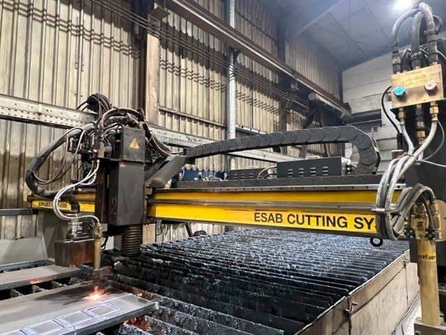 Widok z przodu maszyny ESAB SXE-P14500 SUPRAREX