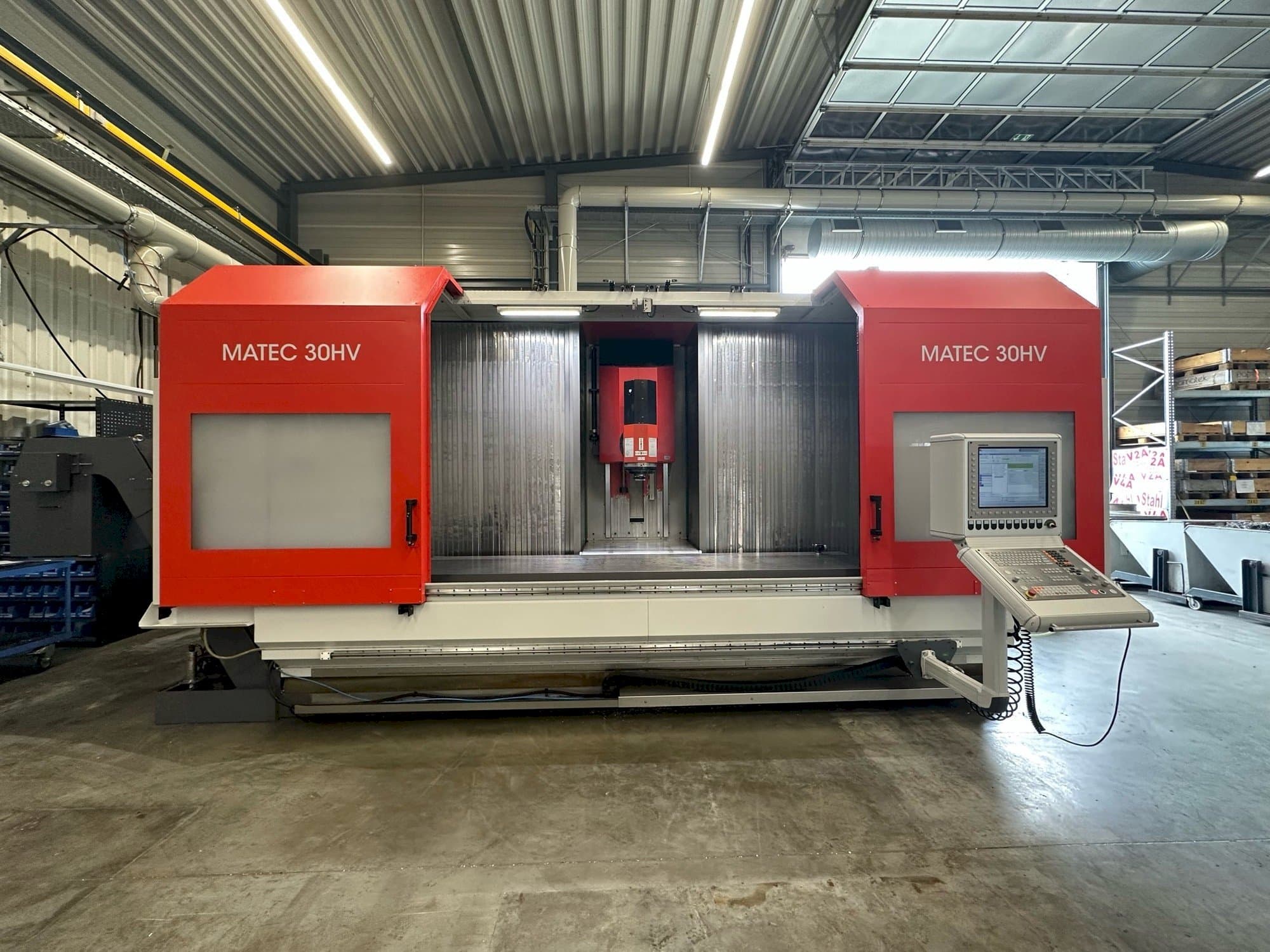 Widok z przodu maszyny Matec 30HV