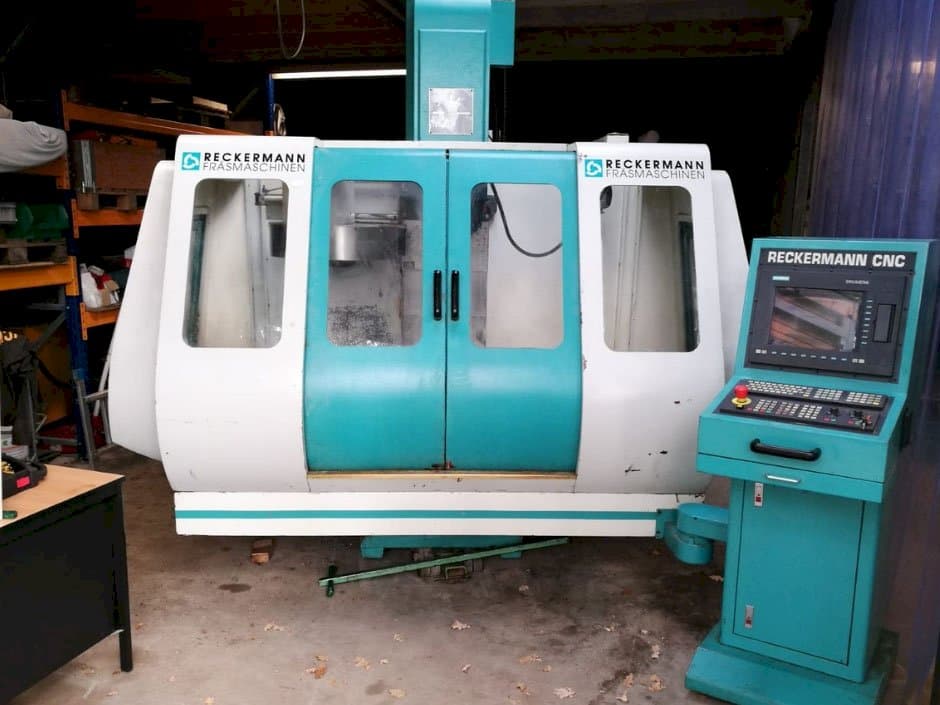 Widok z przodu maszyny RECKERMANN VMC 850