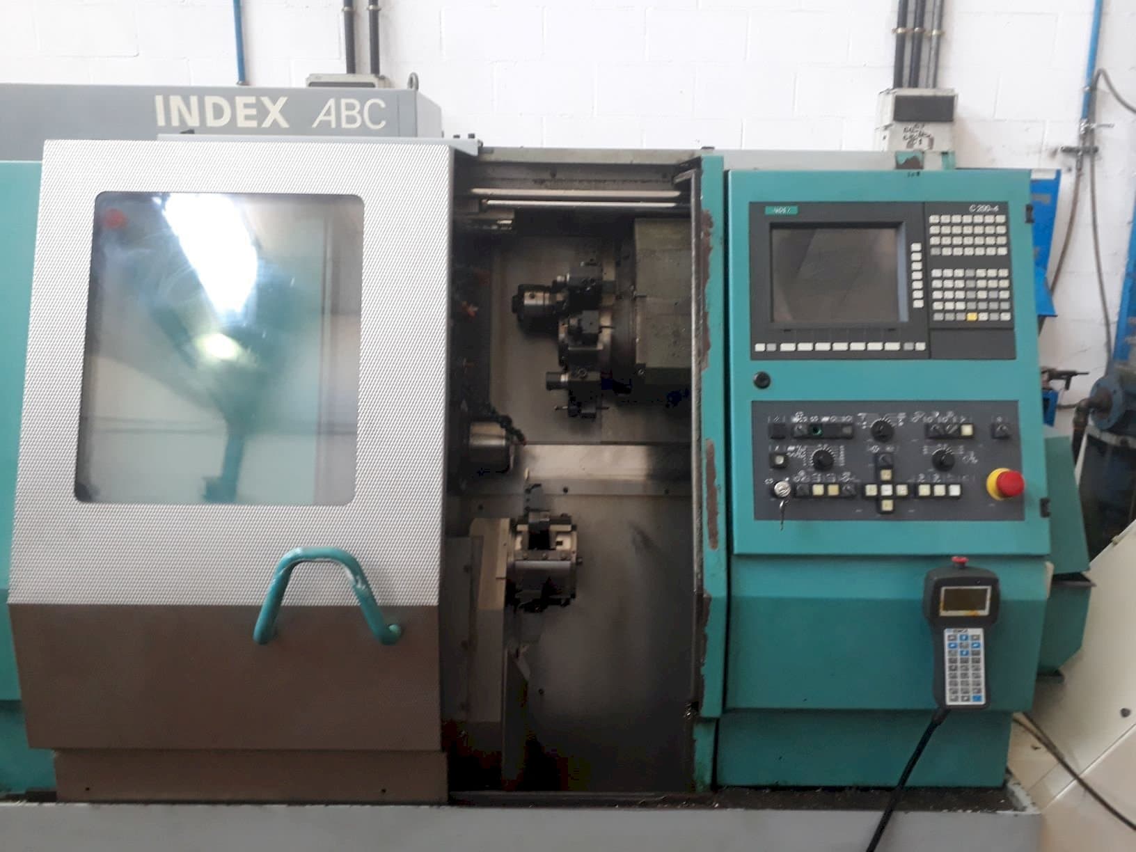 Widok z przodu maszyny Index ABC