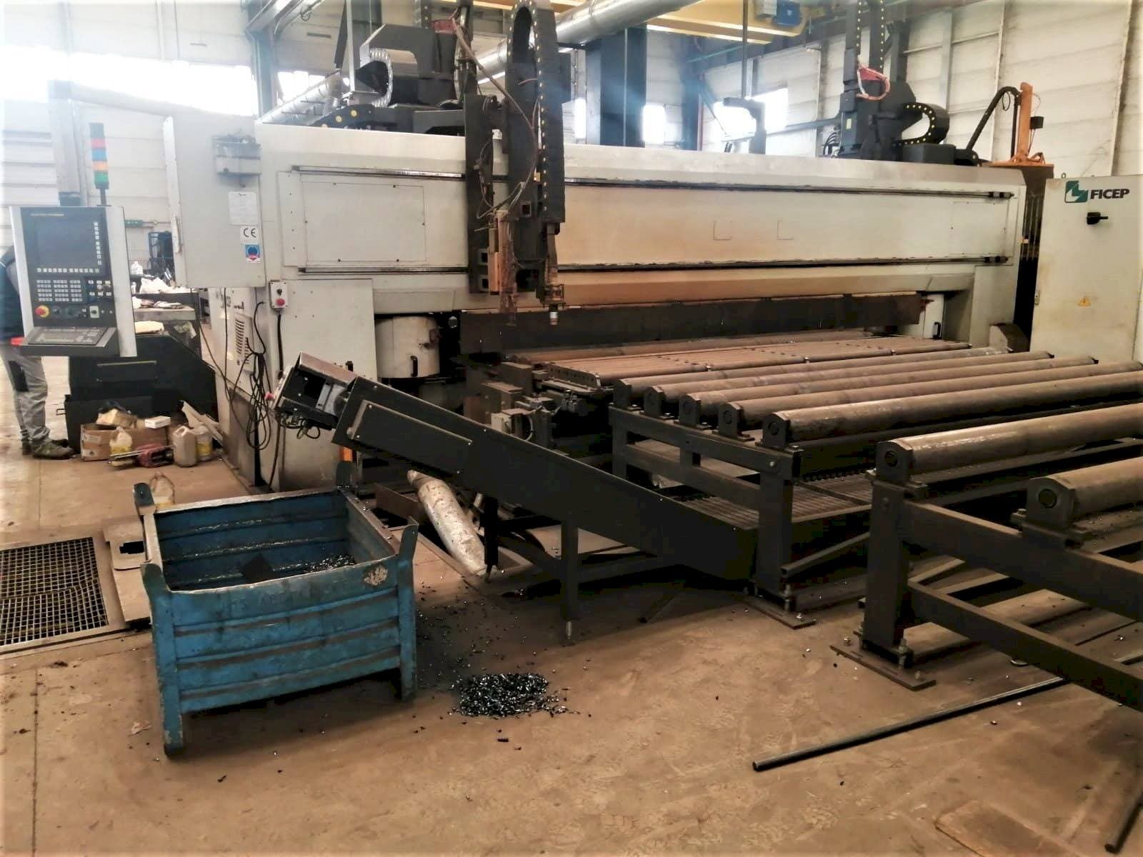 Widok z przodu maszyny FICEP GEMINI G31 LD