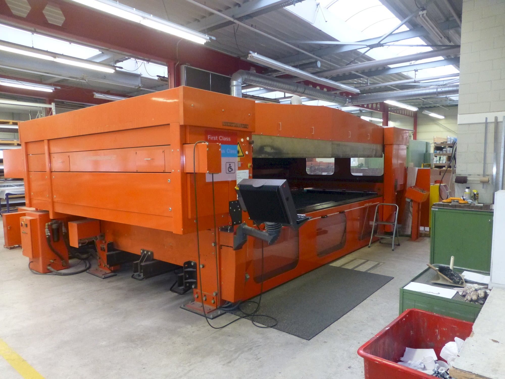 Widok z przodu maszyny Bystronic BYSTAR 4020