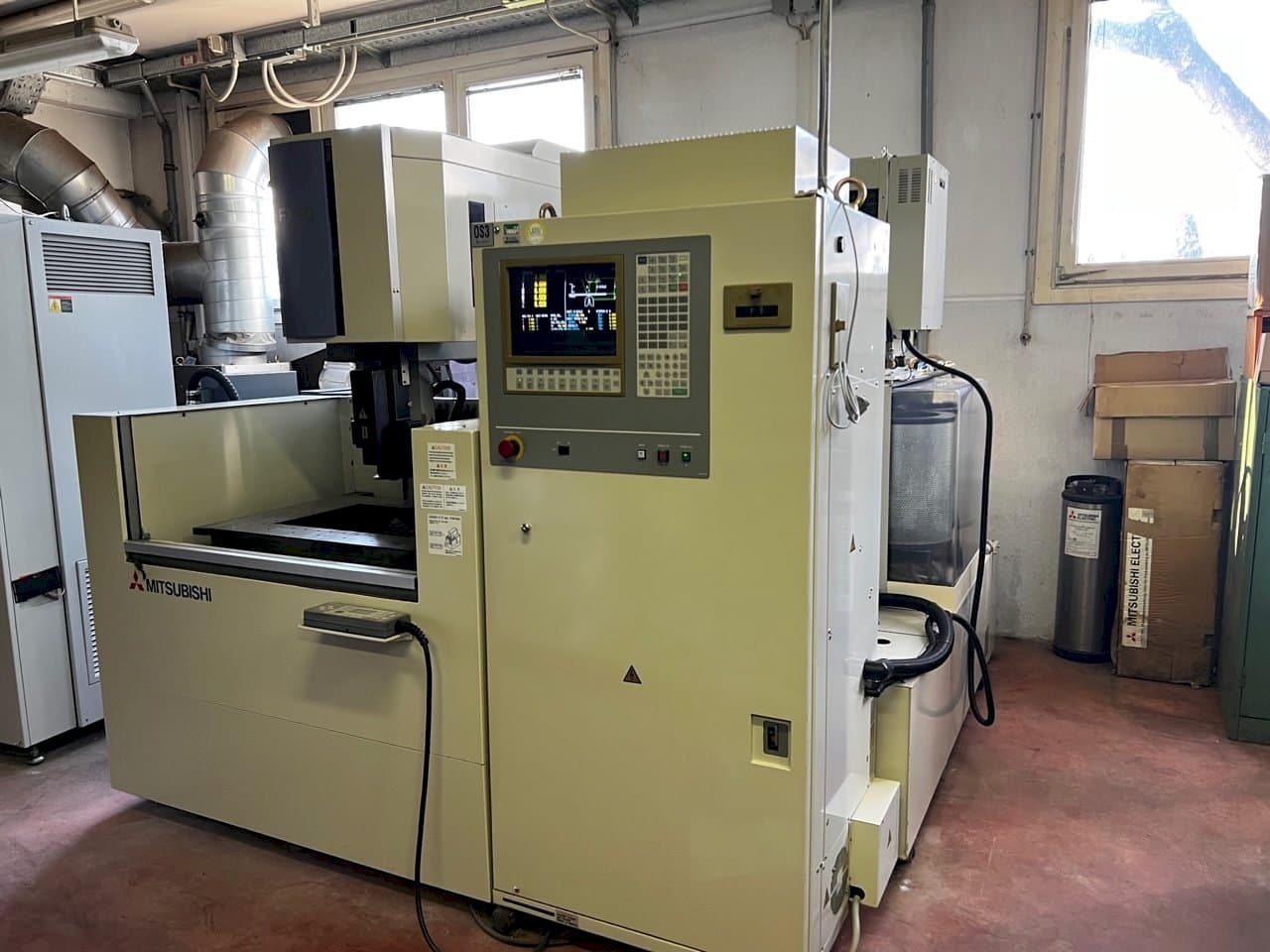 Widok z przodu maszyny Mitsubishi fx 20