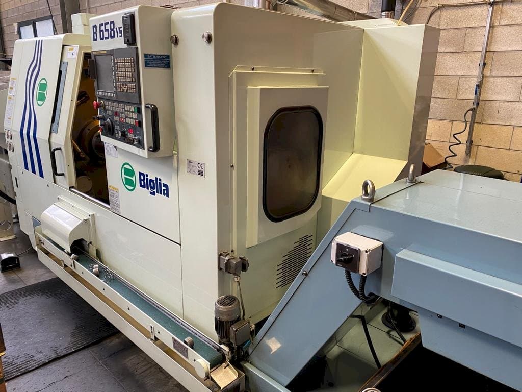 Widok z boku maszyny Biglia B658 YS