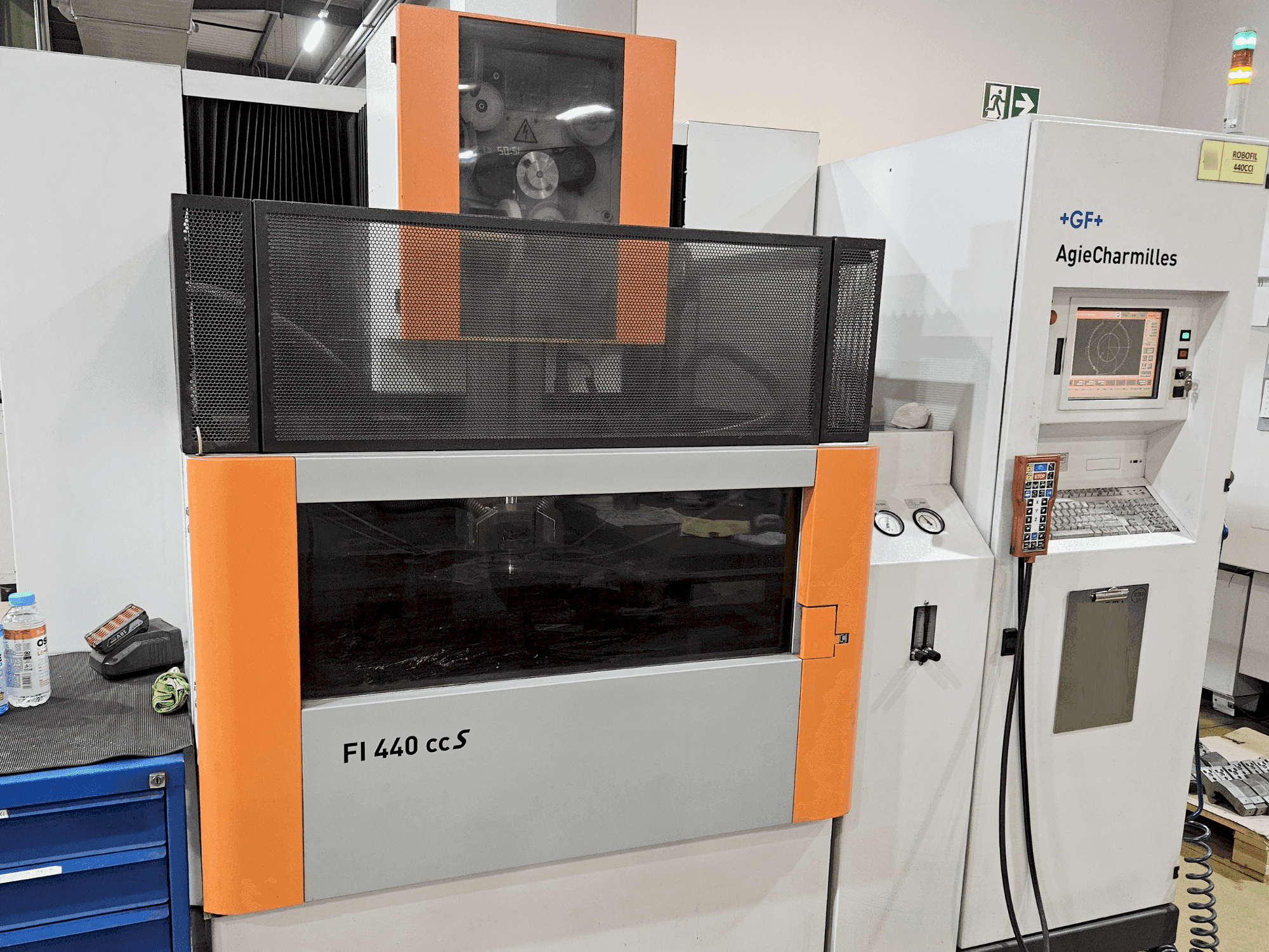 Widok z przodu maszyny AgieCharmilles Robofil 440 CCS