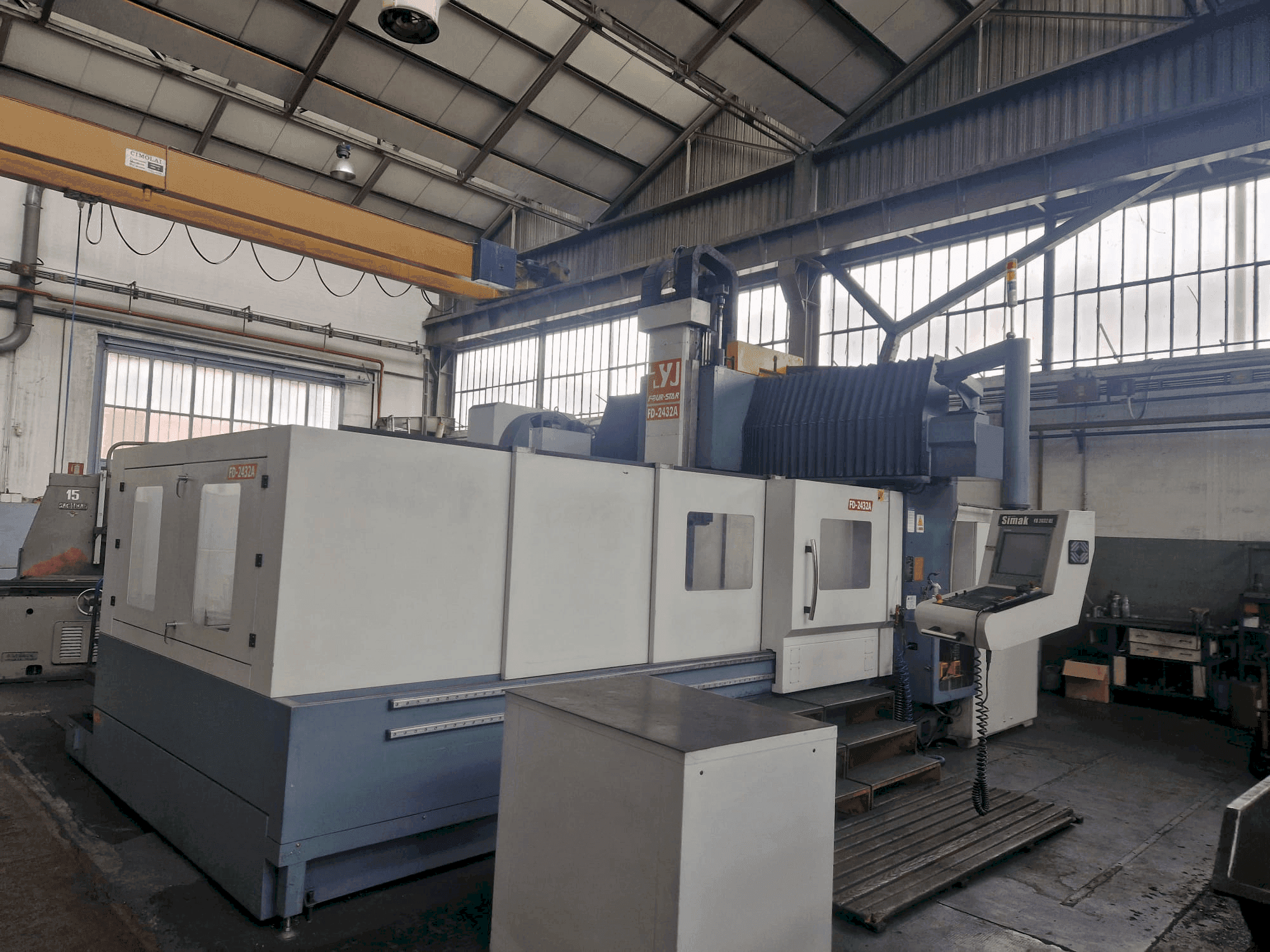 Widok z przodu maszyny VESTA FD2432A HE