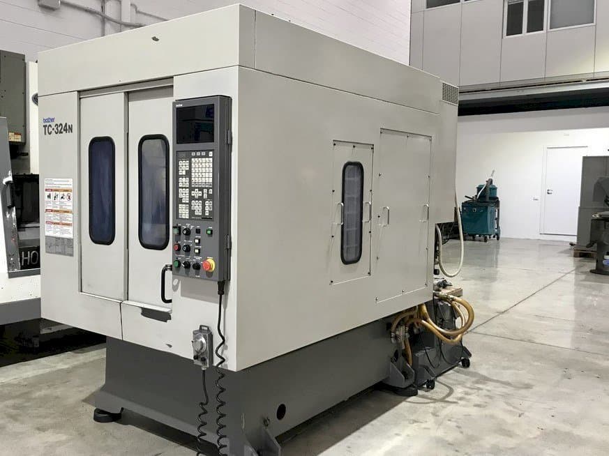 Widok z przodu maszyny Brother TC 324N