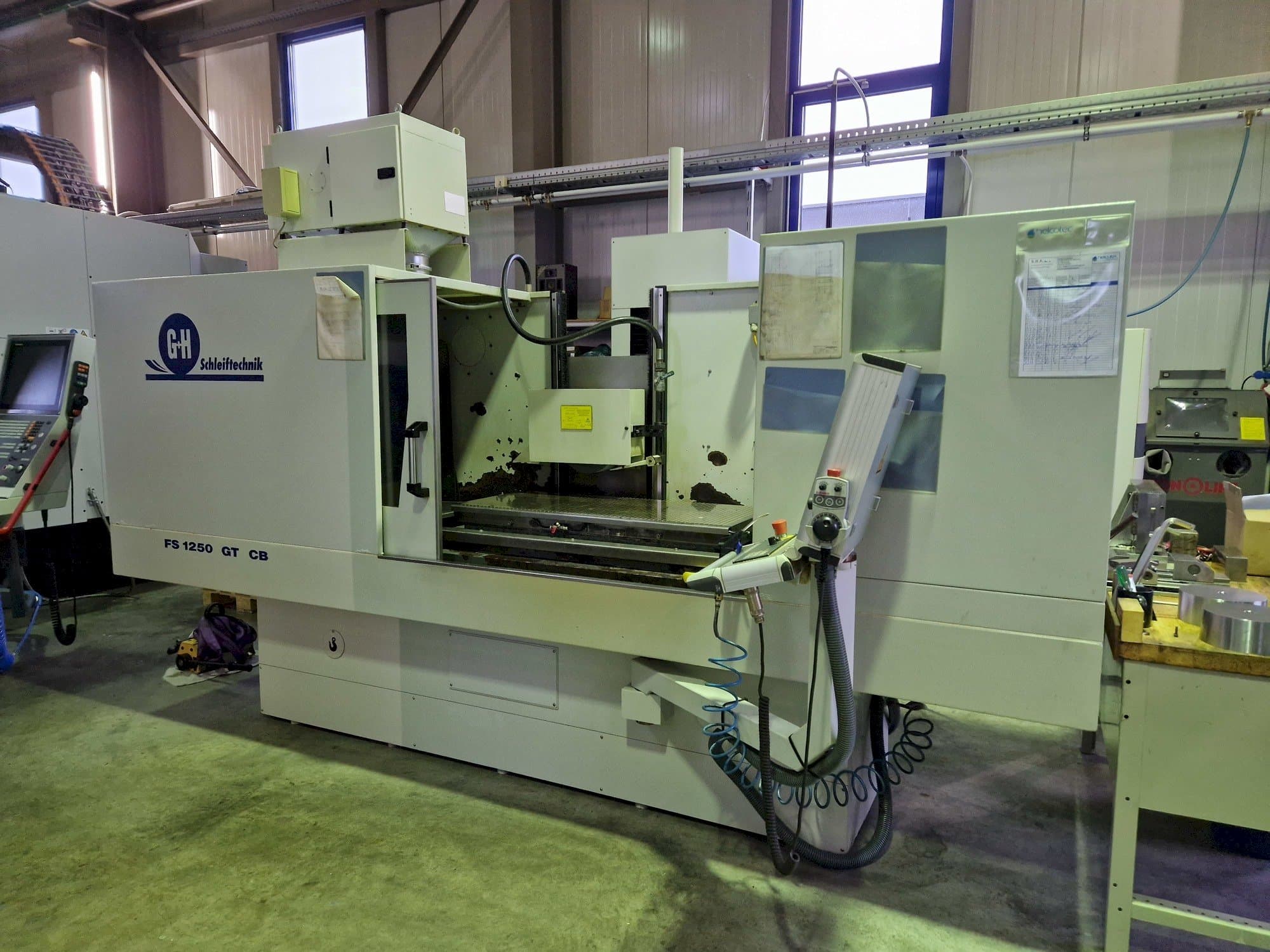 Widok z przodu maszyny GEIBEL & HOTZ FS 1250 GT CB