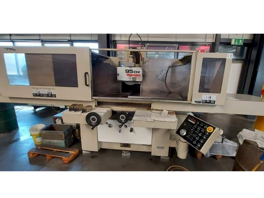 Widok z przodu maszyny OKAMOTO 95DX