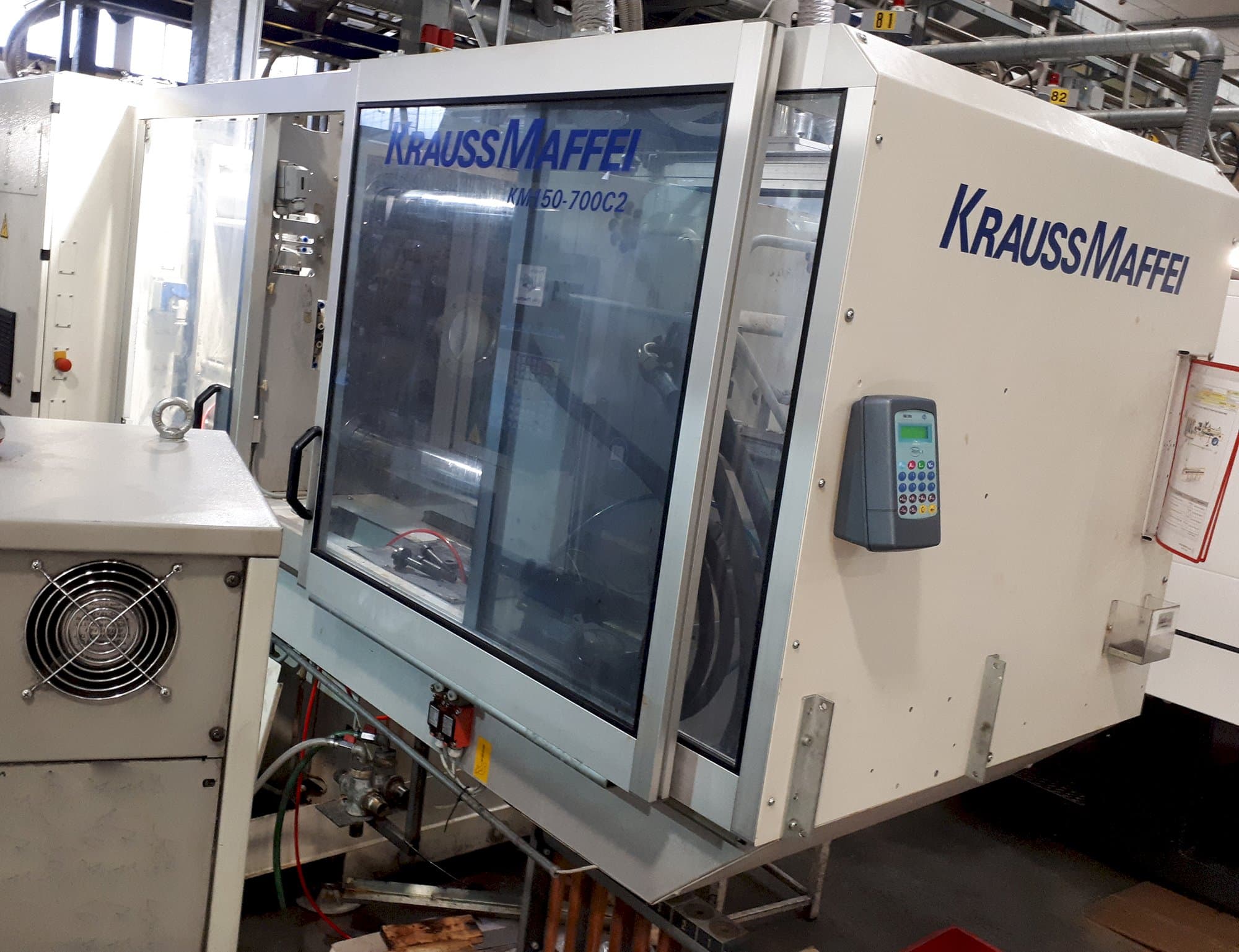 Widok z prawej maszyny Krauss Maffei C2 150-700