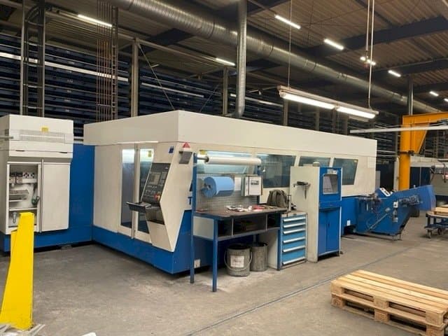 Widok z przodu maszyny Trumpf TruLaser 5040 classic