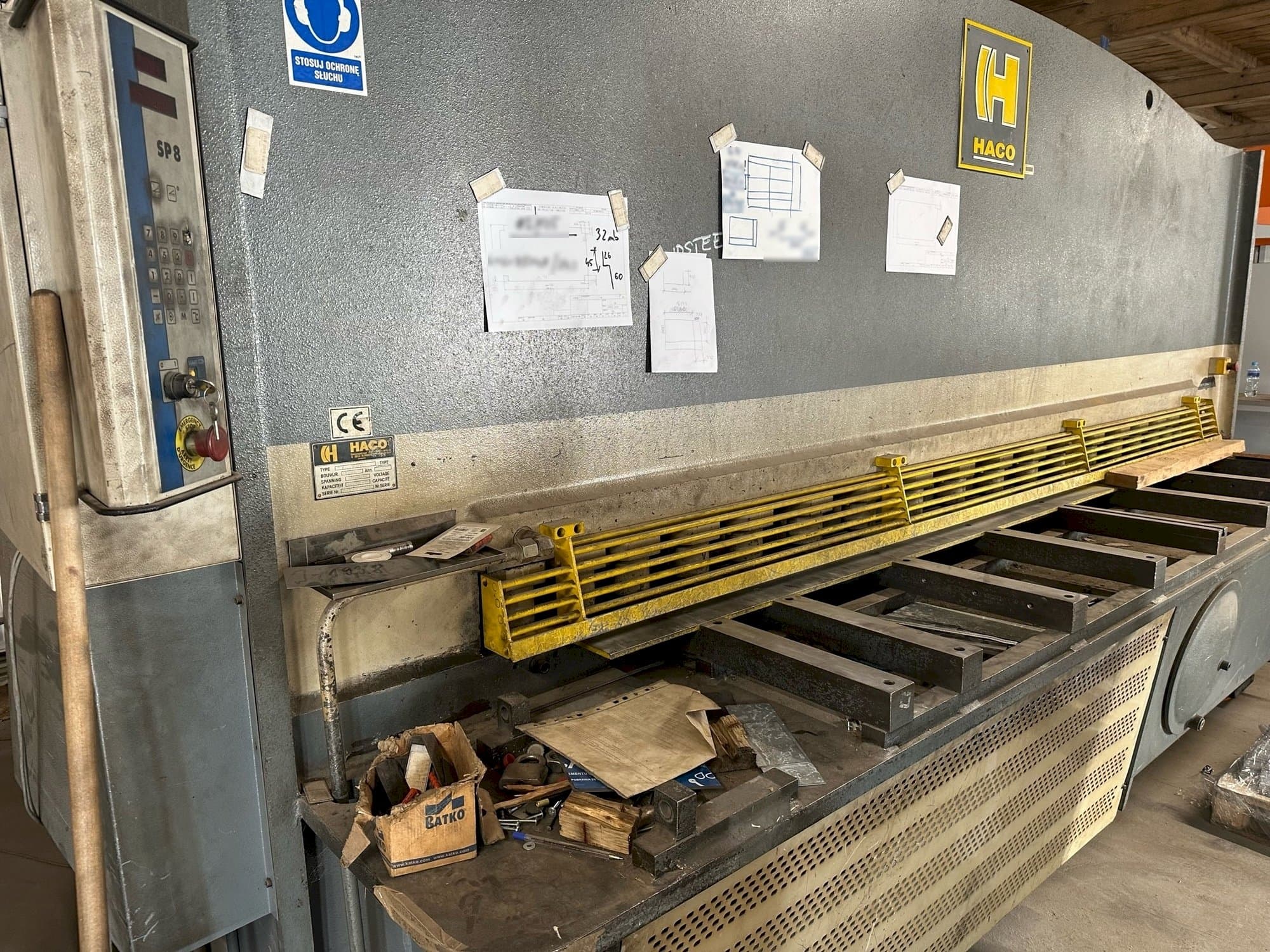 Widok z przodu maszyny HACO TS 3012