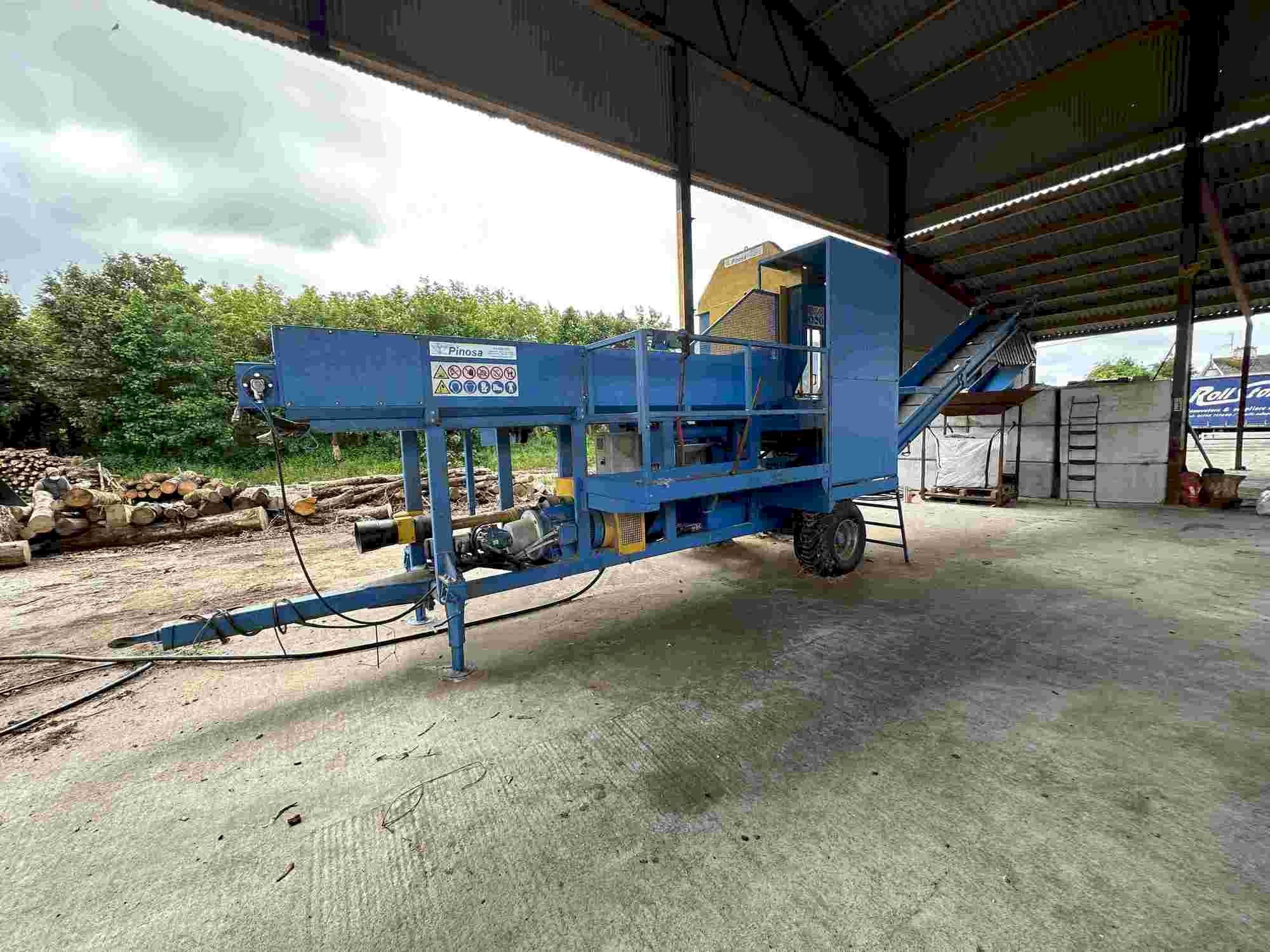 Widok z przodu maszyny PINOSA CPE 1200