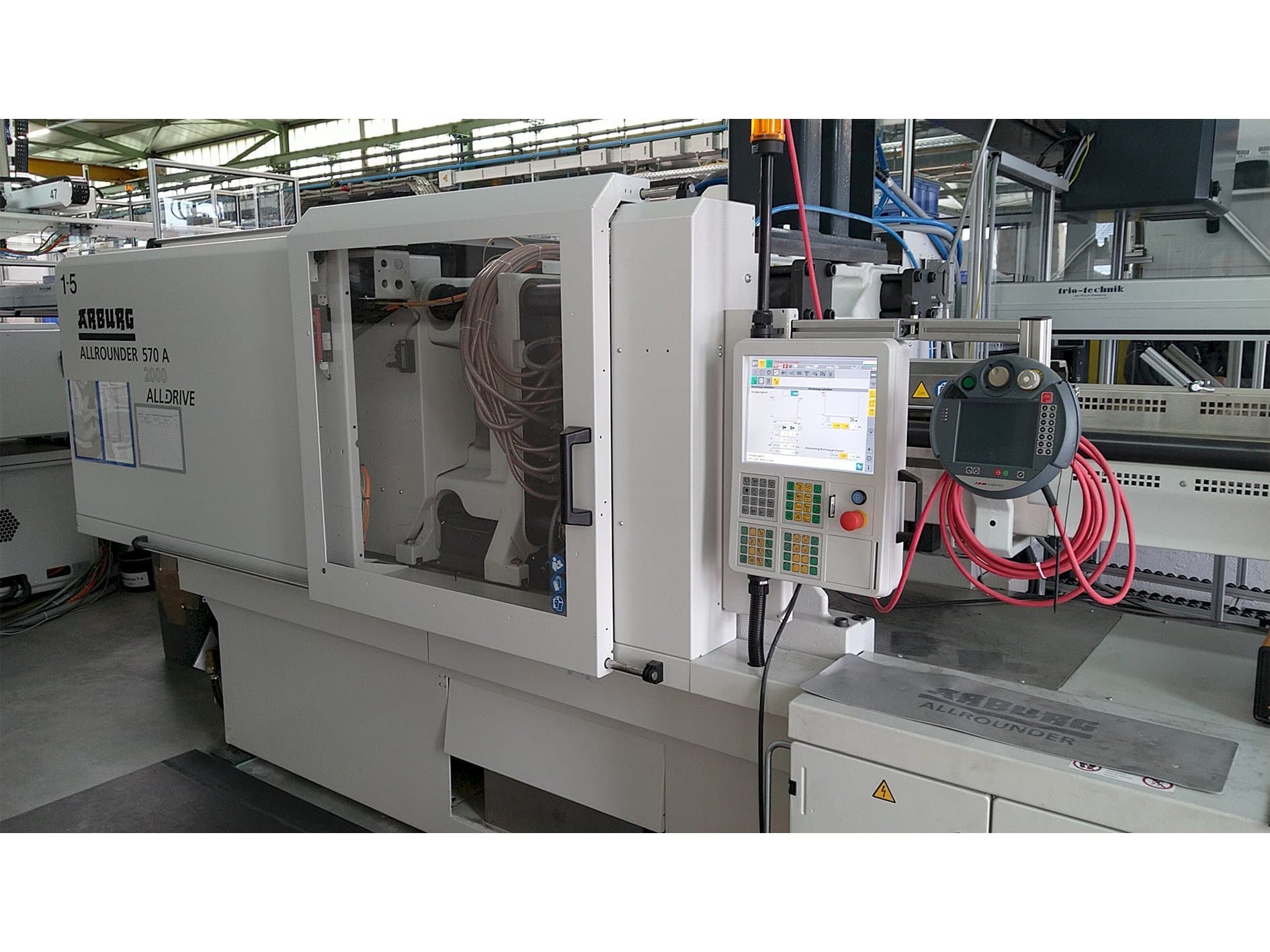 Widok z przodu maszyny Arburg Allrounder 570 A 2000-800 ALLDRIVE