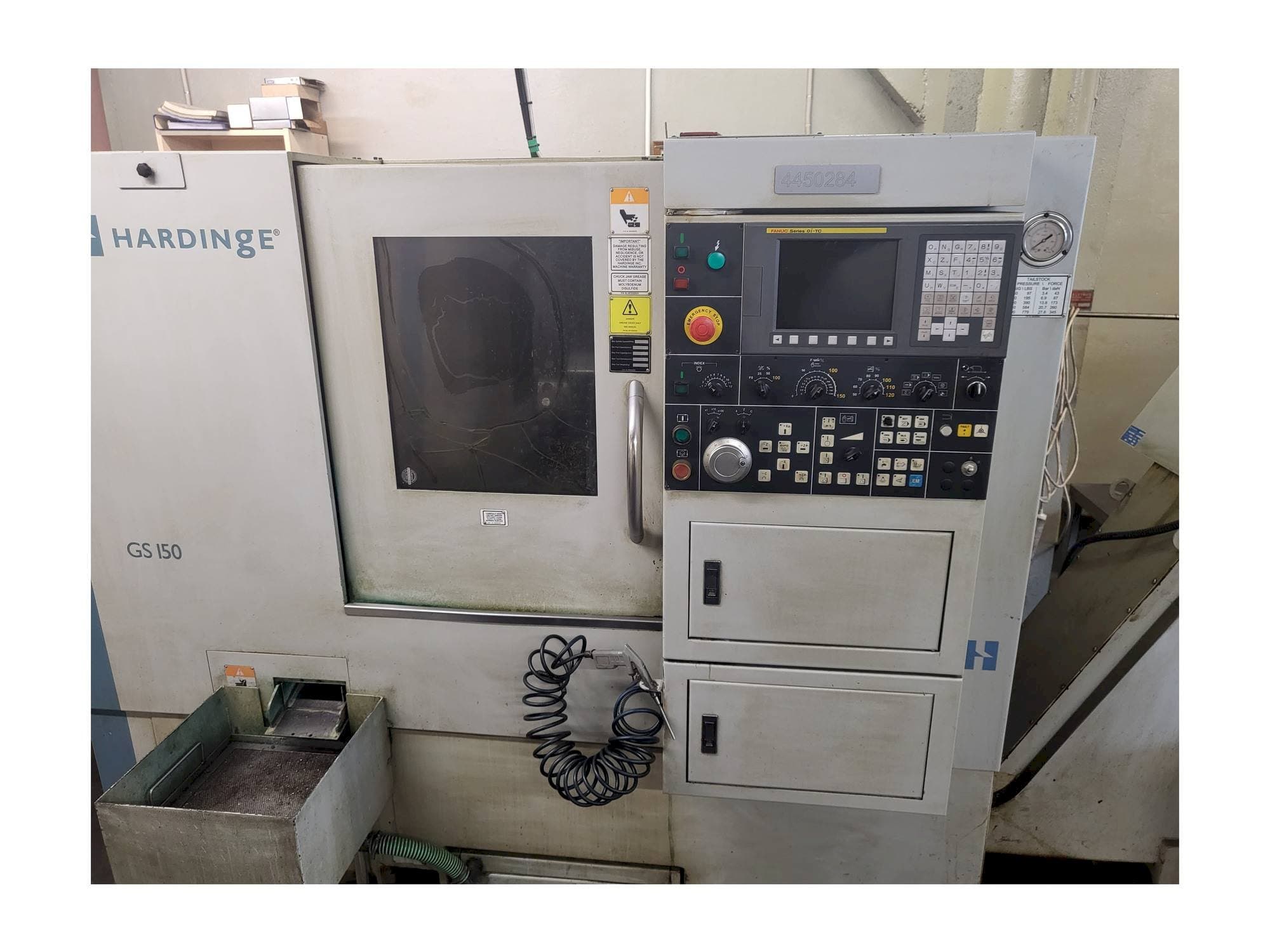 Widok z przodu maszyny HARDINGE GS-150