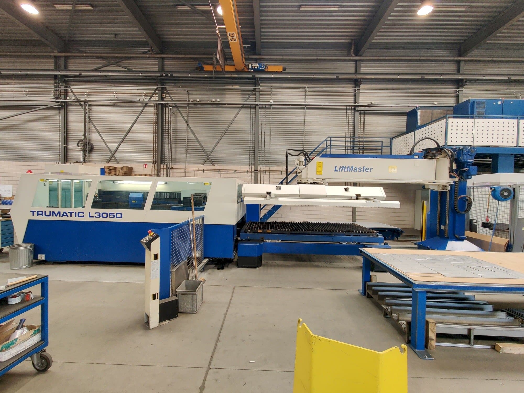 Widok z przodu maszyny Trumpf Trumatic L3050 + Liftmaster