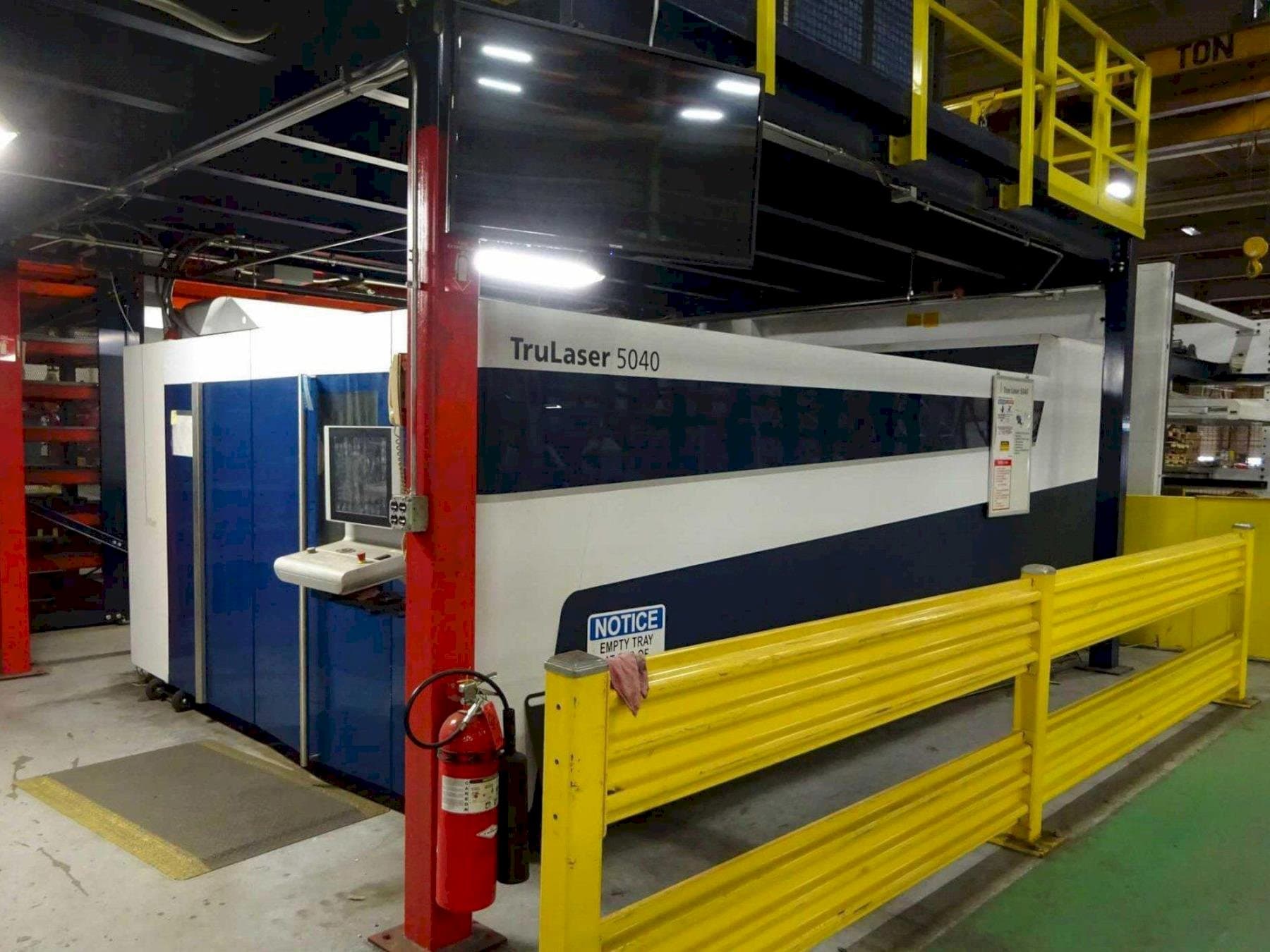 Widok z przodu maszyny Trumpf TruLaser 5040 Fiber