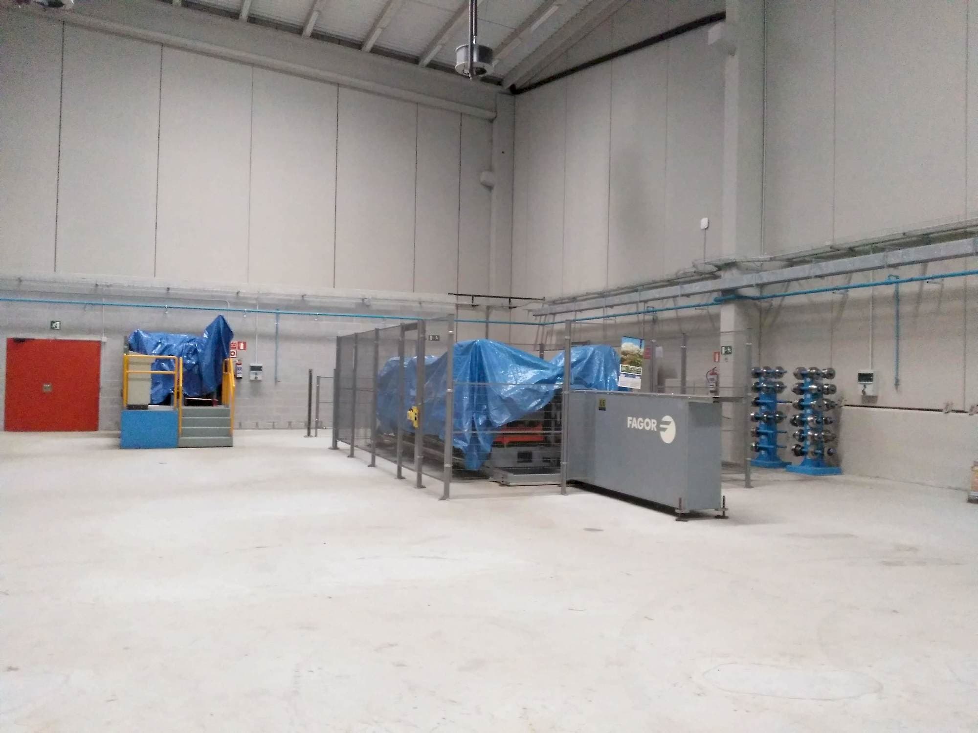 Widok z przodu maszyny Fagor