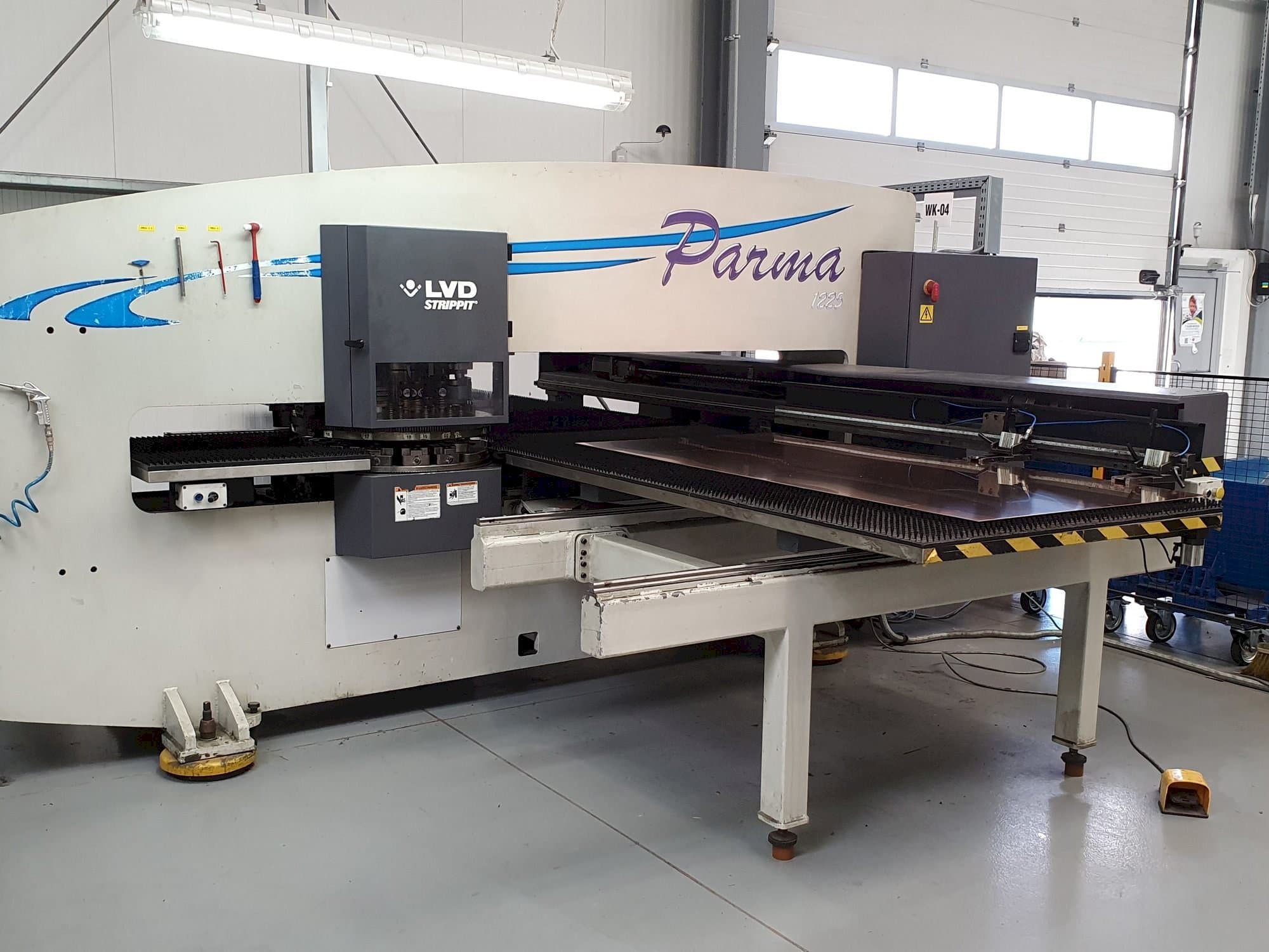 Widok z przodu maszyny LVD PARMA 1225 TK
