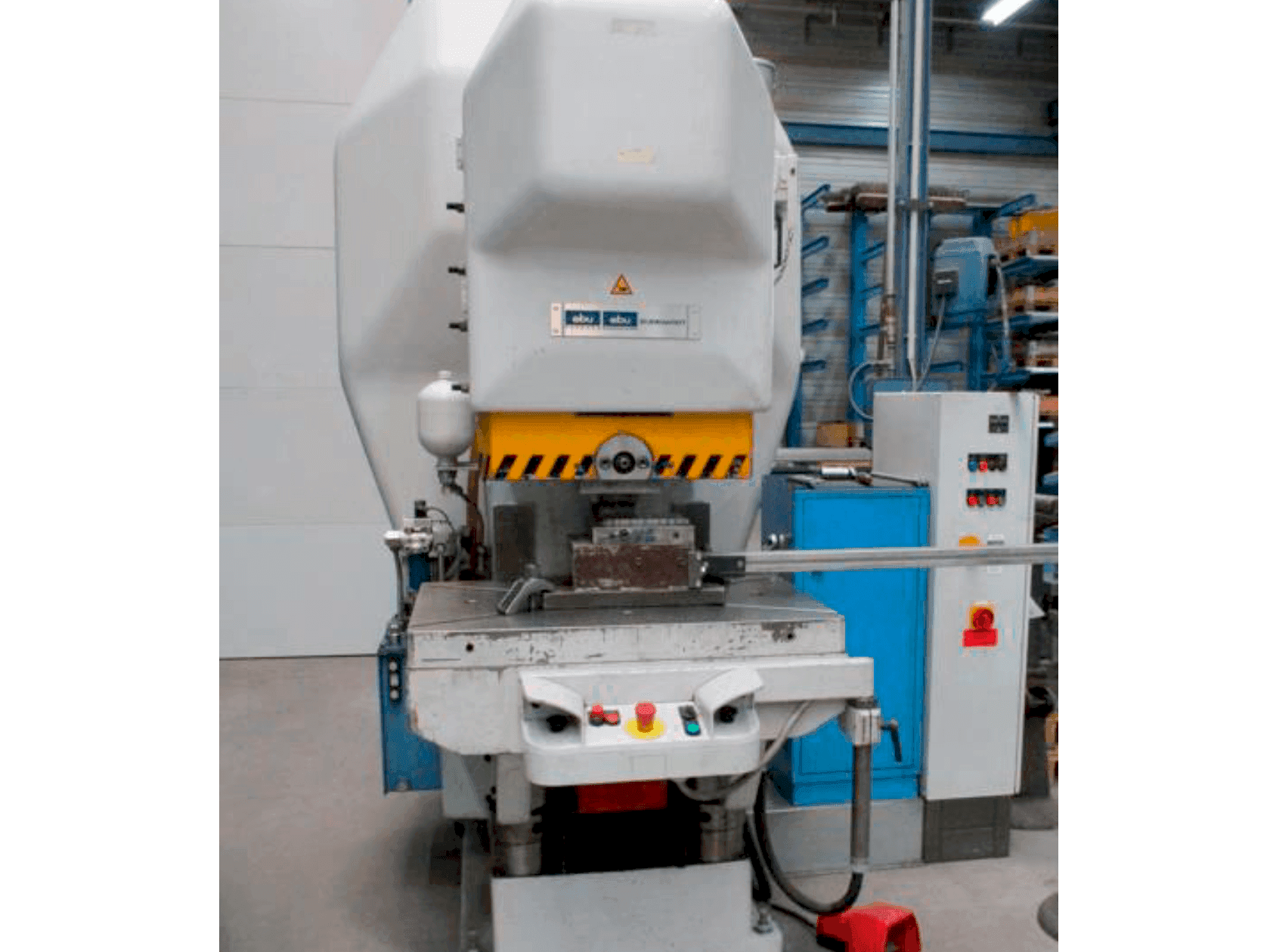 Widok z przodu maszyny Ebu H 80 RiV