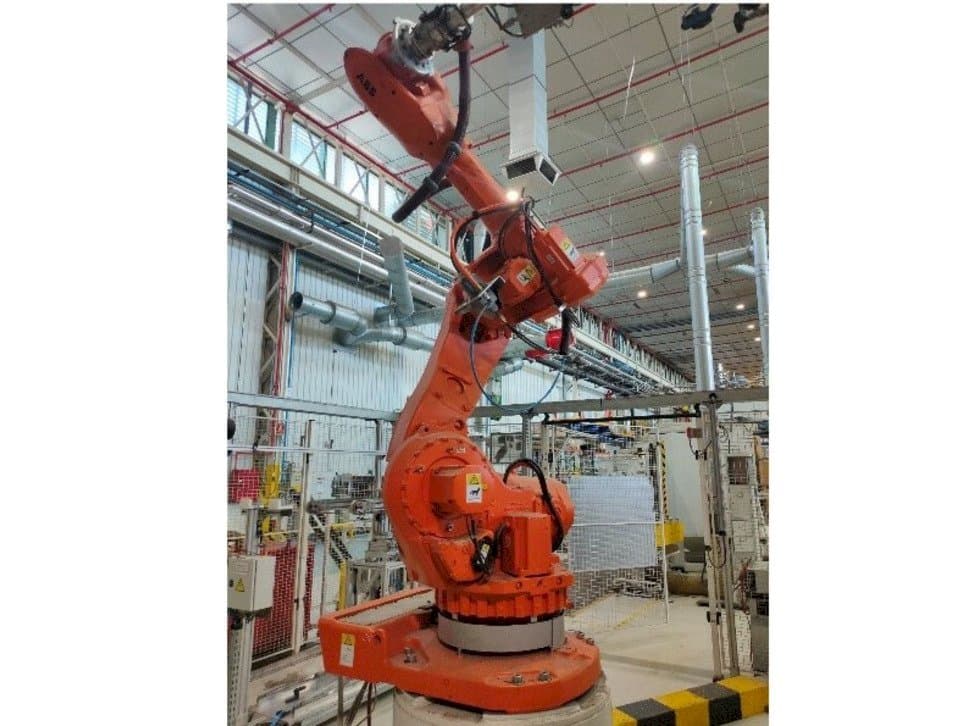 Widok lewej strony maszyny ABB IRB 6600-175/2.55