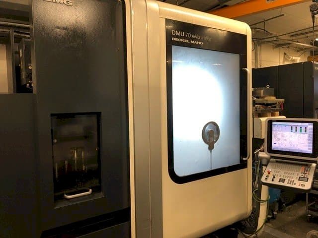 Widok z przodu maszyny DECKEL MAHO DMU 70 eVo Linear