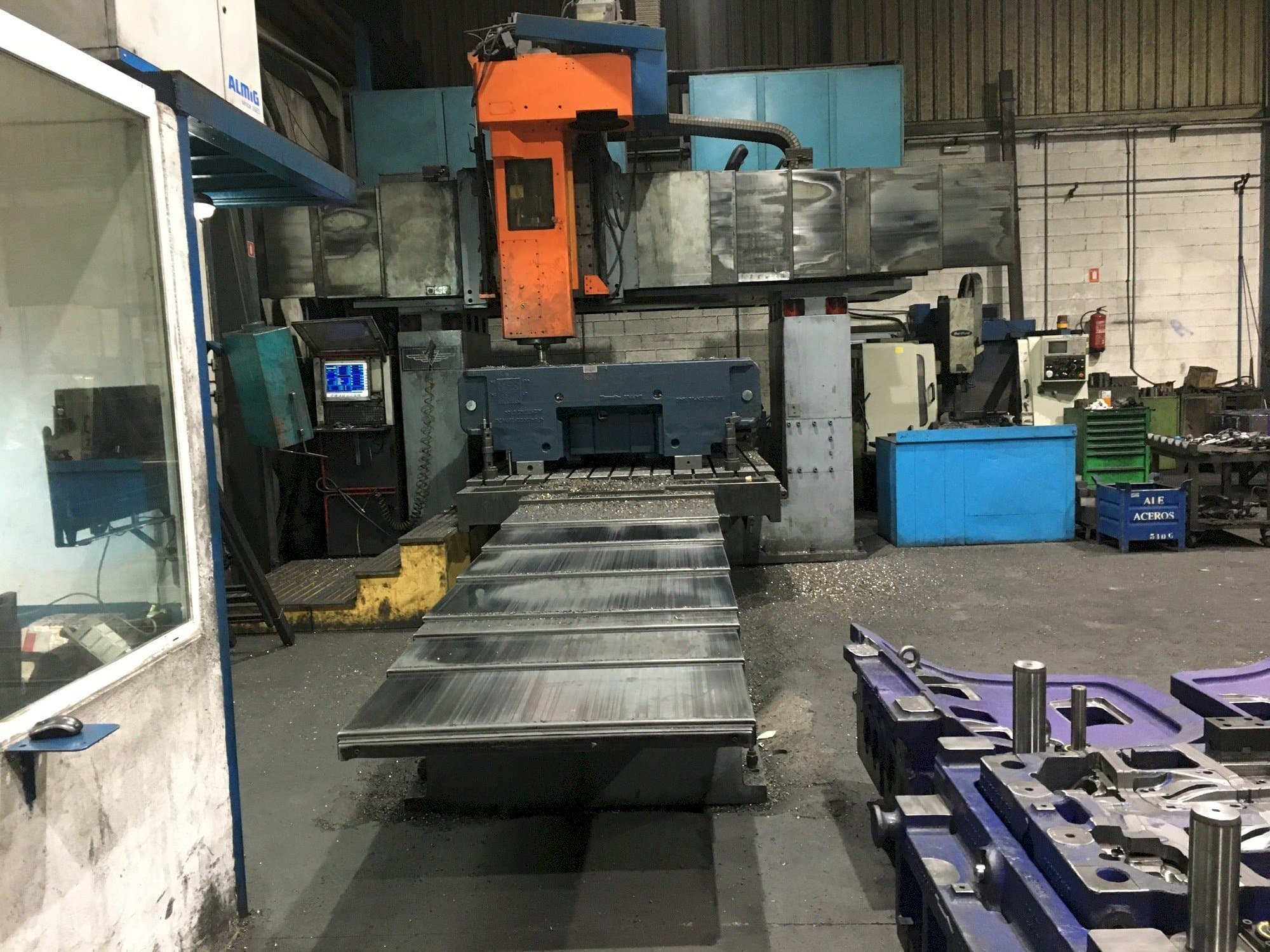 Widok z przodu maszyny DYE FPF-2C-NC