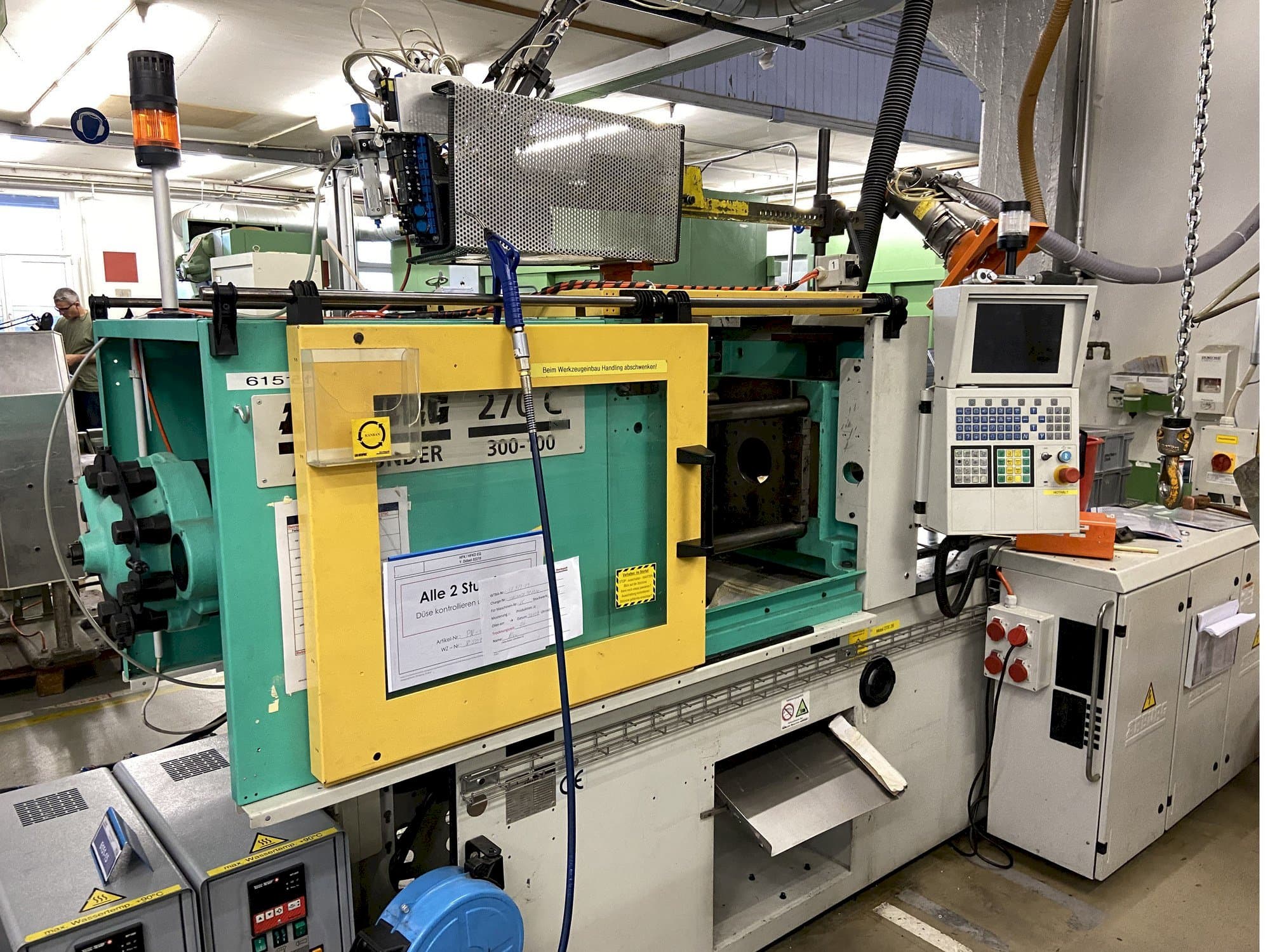 Widok z przodu maszyny Arburg ALLROUNDER 270 C 300 - 100