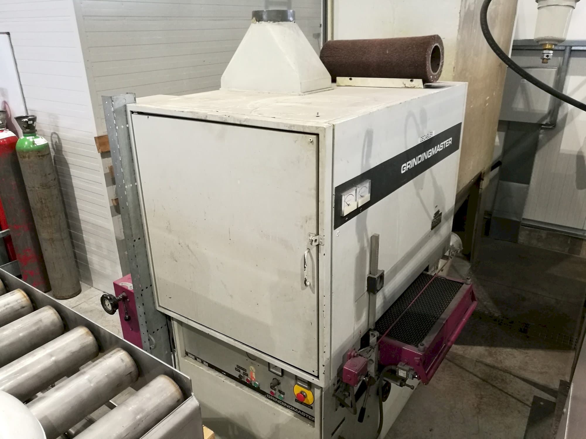 Widok z lewej maszyny GRINDINGMASTER MCSB2-600