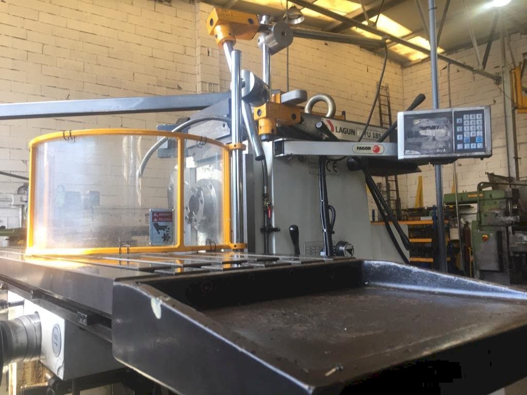 Widok z przodu maszyny LAGUN FU-185