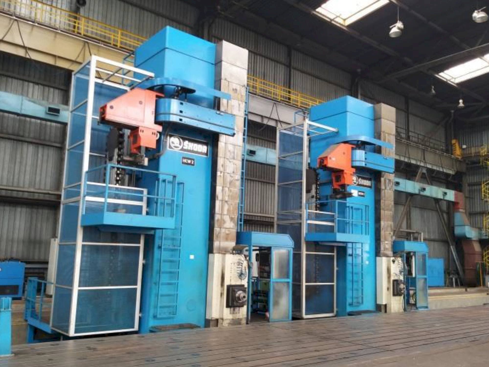 Widok z przodu maszyny SKODA HCW 2-200 DUO