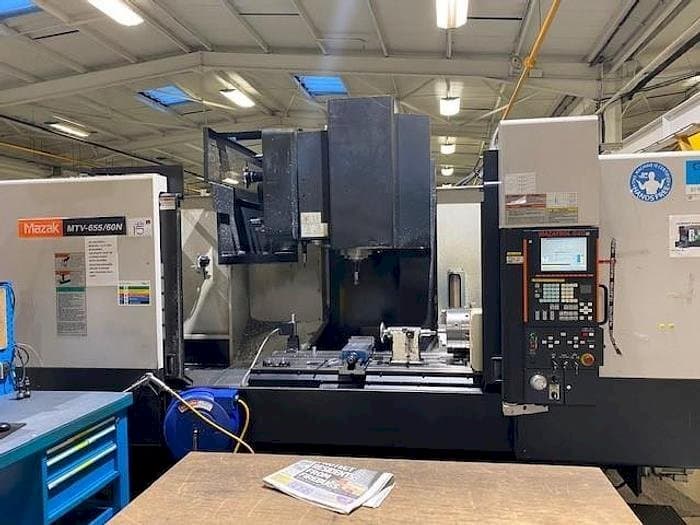 Widok z przodu maszyny Mazak MTV 655/60N