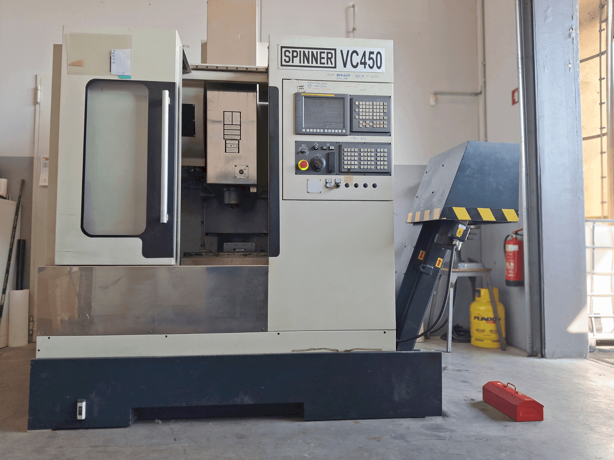 Widok z przodu maszyny SPINNER VC 450